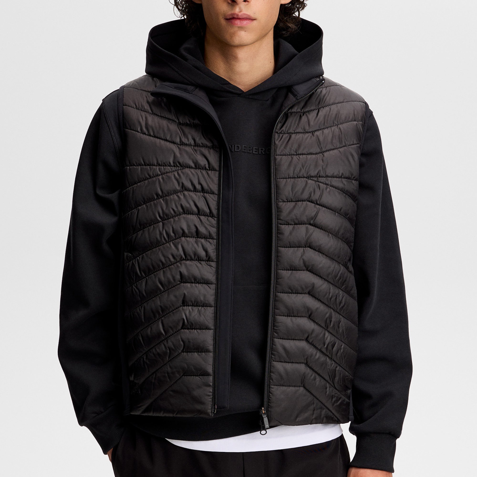 J Lindeberg Heyden Quilt Hybrid Vest - Black