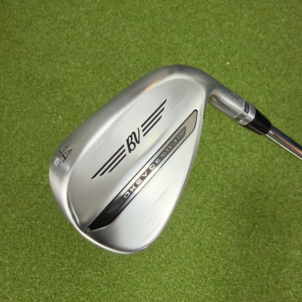 Titleist Vokey SM11 Chrome Wedge - 44º/10º F Grind - Project X LZ 120g Stiff 6.0 Shaft - MCC+4 Align Grey Grip