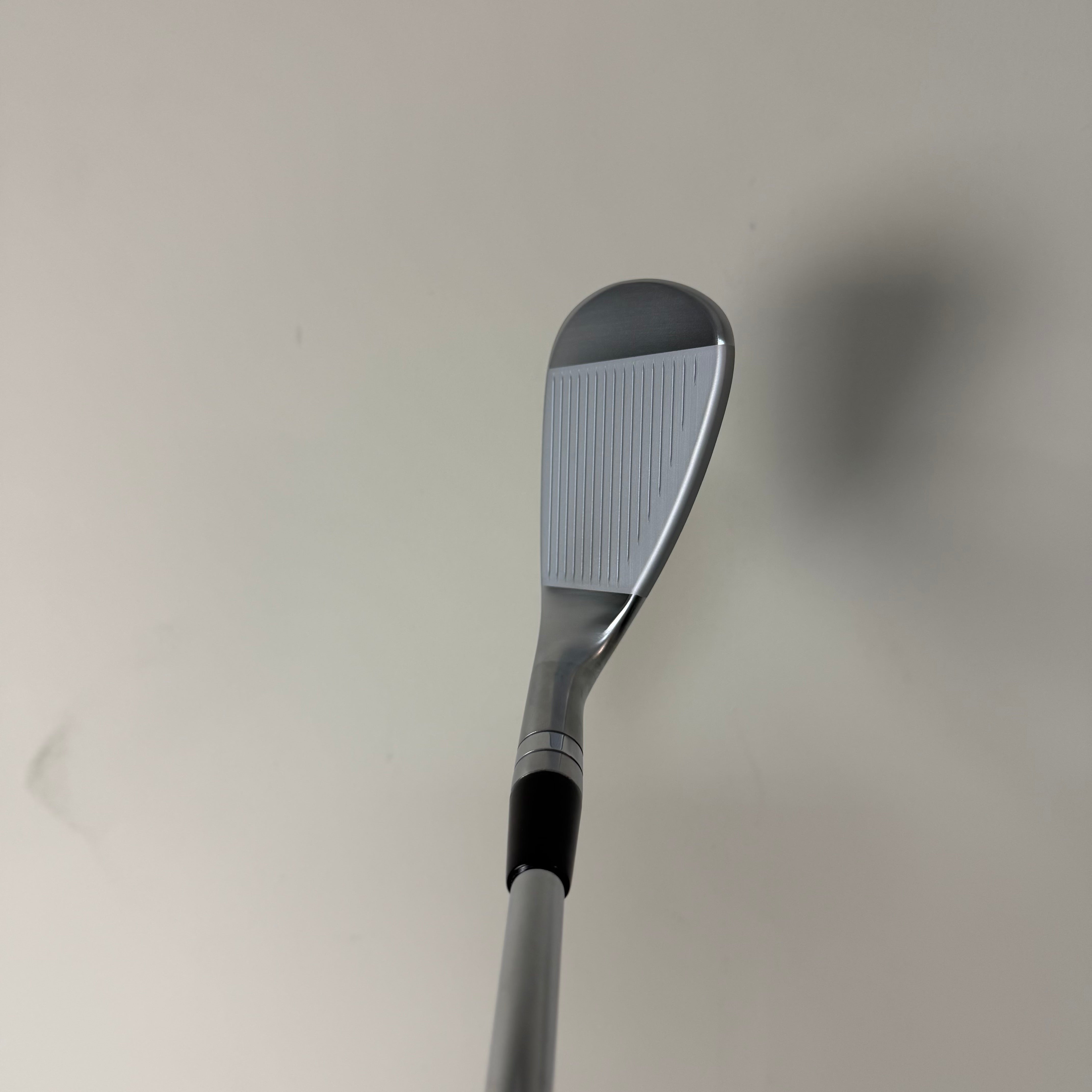 Titleist Vokey SM11 Chrome Wedge - 44º/10º F Grind - Project X LZ 120g Stiff 6.0 Shaft - MCC+4 Align Grey Grip