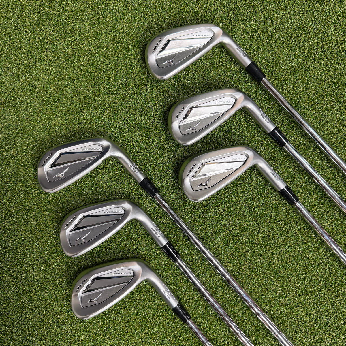 Mizuno JPX 925 Forged Irons - 5-PW - KBS Tour Lite Stiff Shafts - Golf Pride MCC Teams Black & Blue Grips
