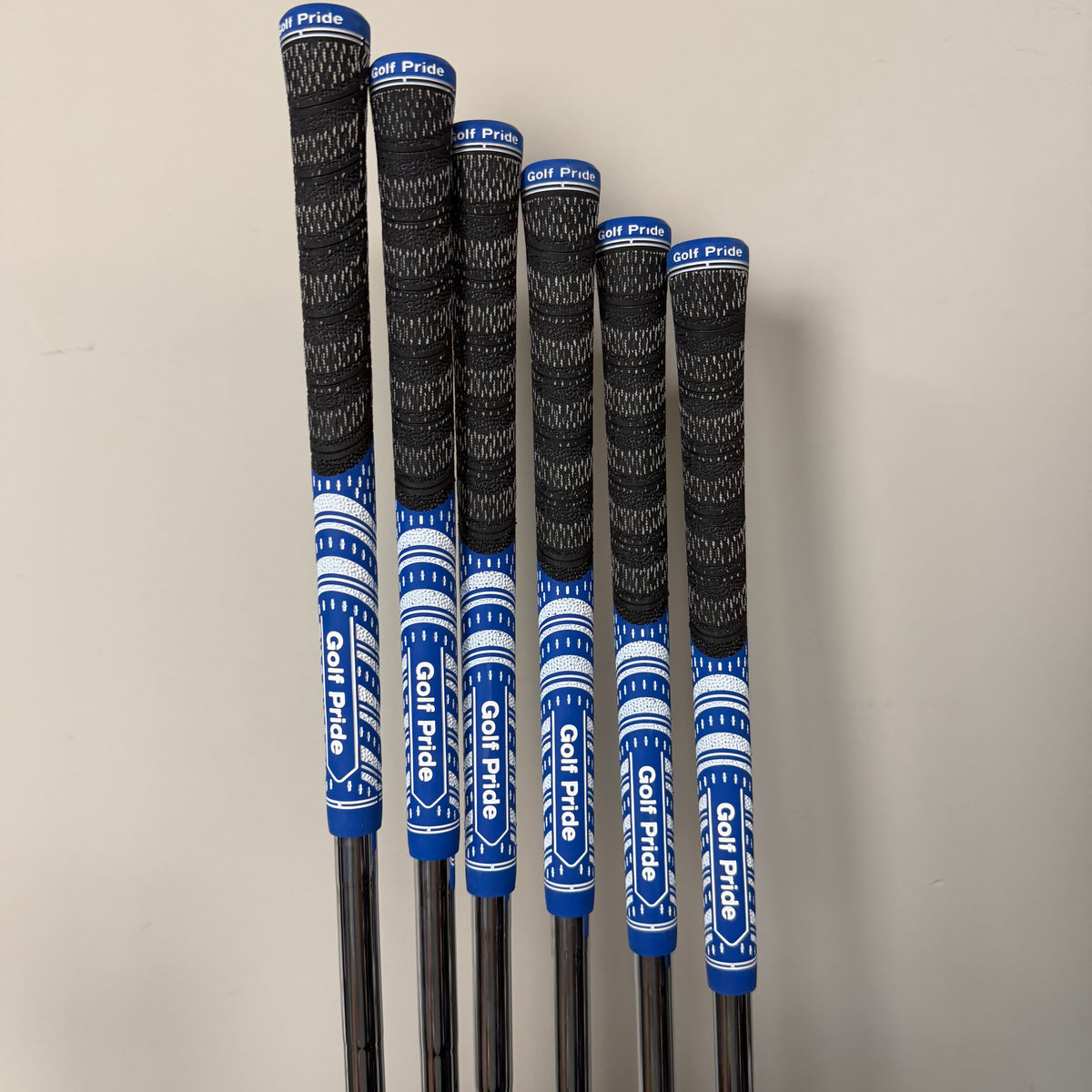 Mizuno JPX 925 Forged Irons - 5-PW - KBS Tour Lite Stiff Shafts - Golf Pride MCC Teams Black & Blue Grips