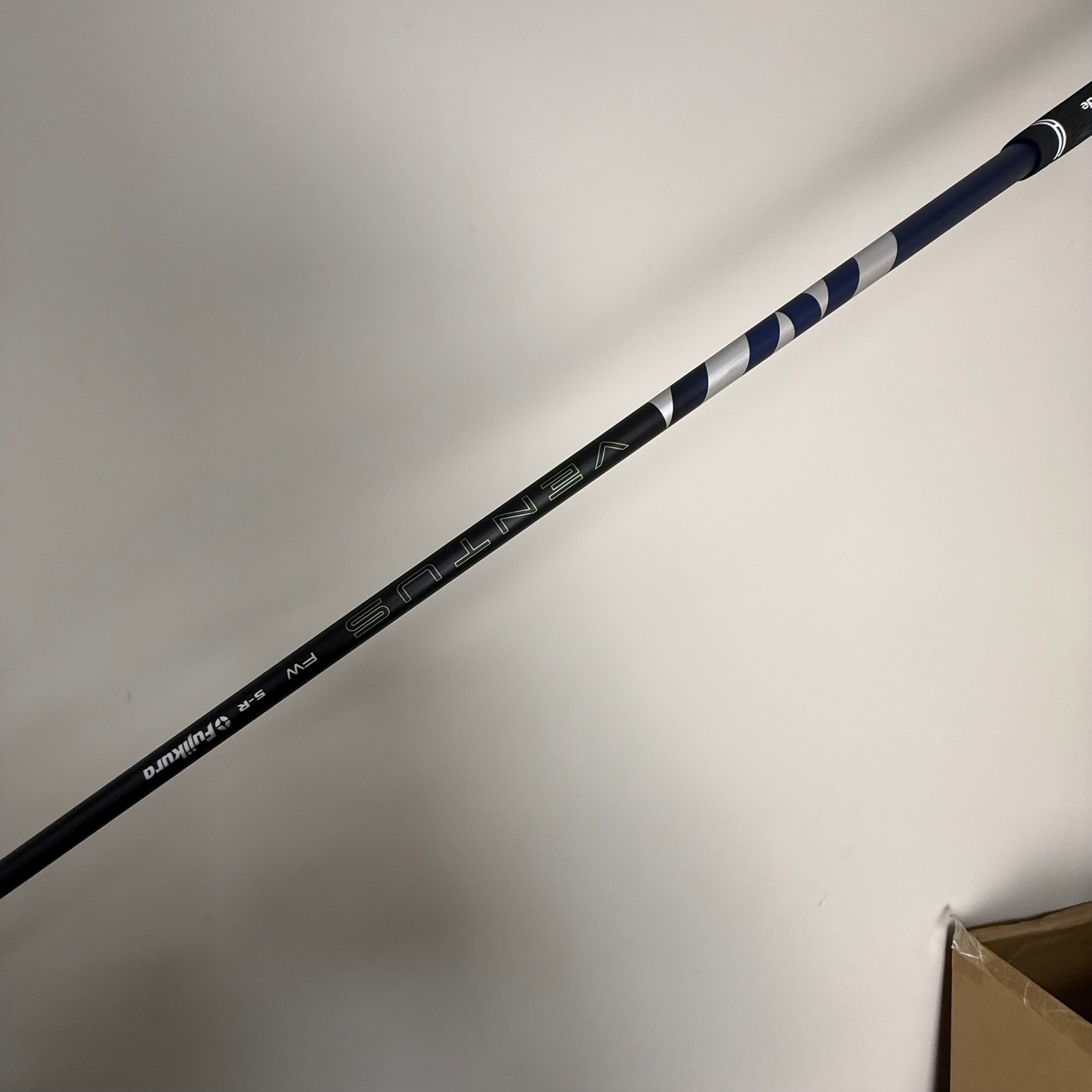 TaylorMade Qi35 5 Wood - 18 Degree - Ventus Blue 50g Regular - Midsize Tour Velvet Grip