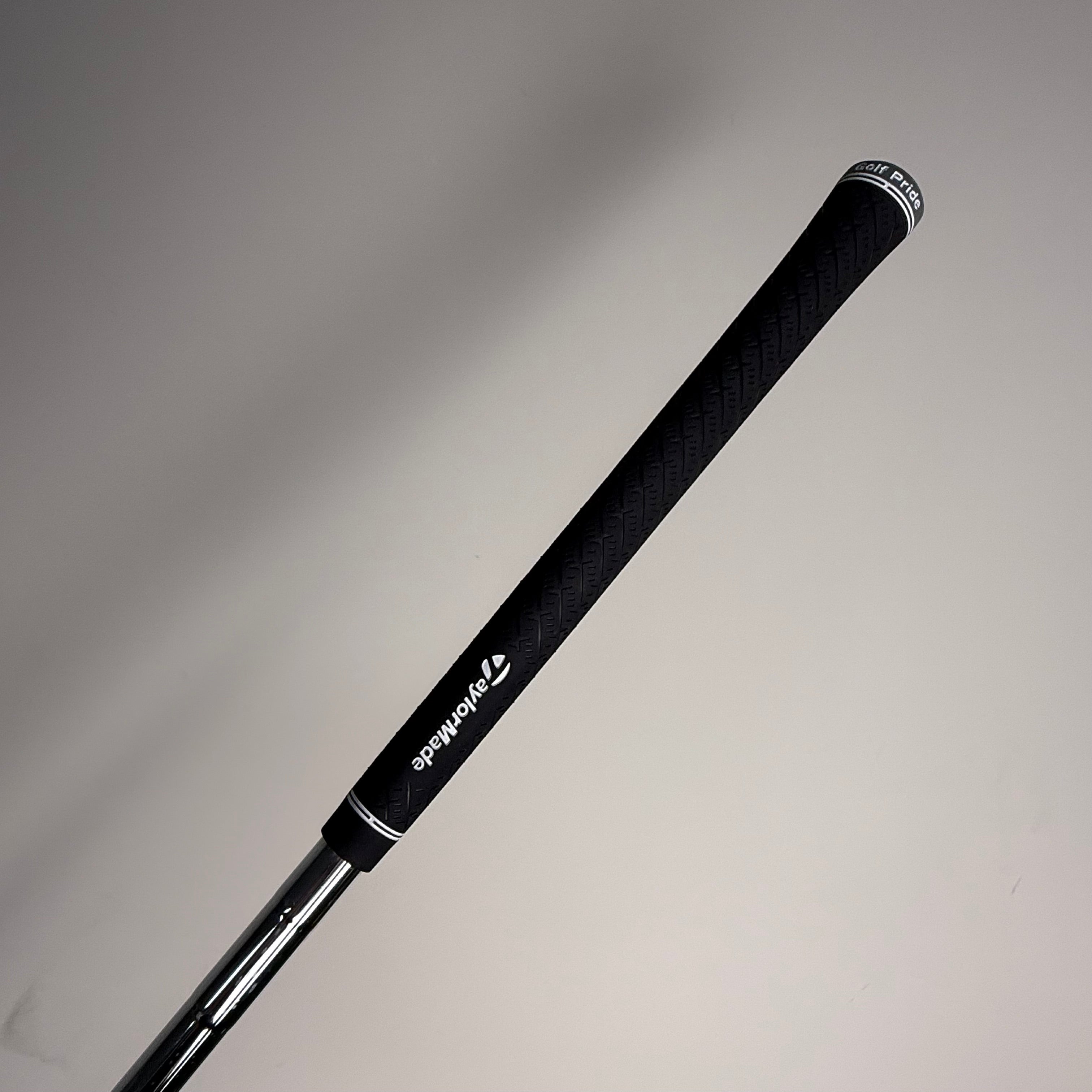 TaylorMade P790 4 Iron - Dynamic Gold 105g Stiff - Z-Grip Black