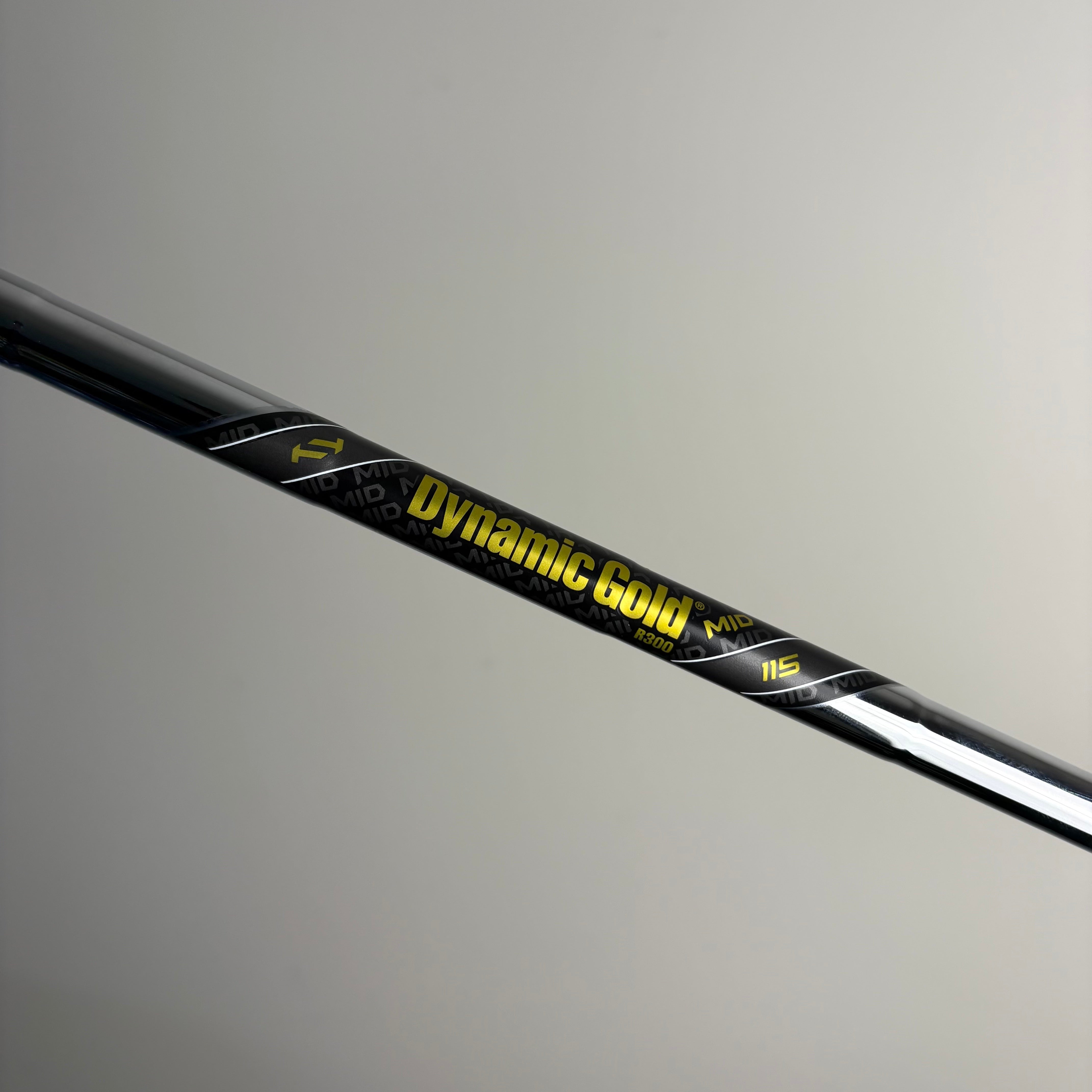 TaylorMade P790 2023 8 Iron - Dynamic Gold MID 115g R300 - Z-Grip Grey