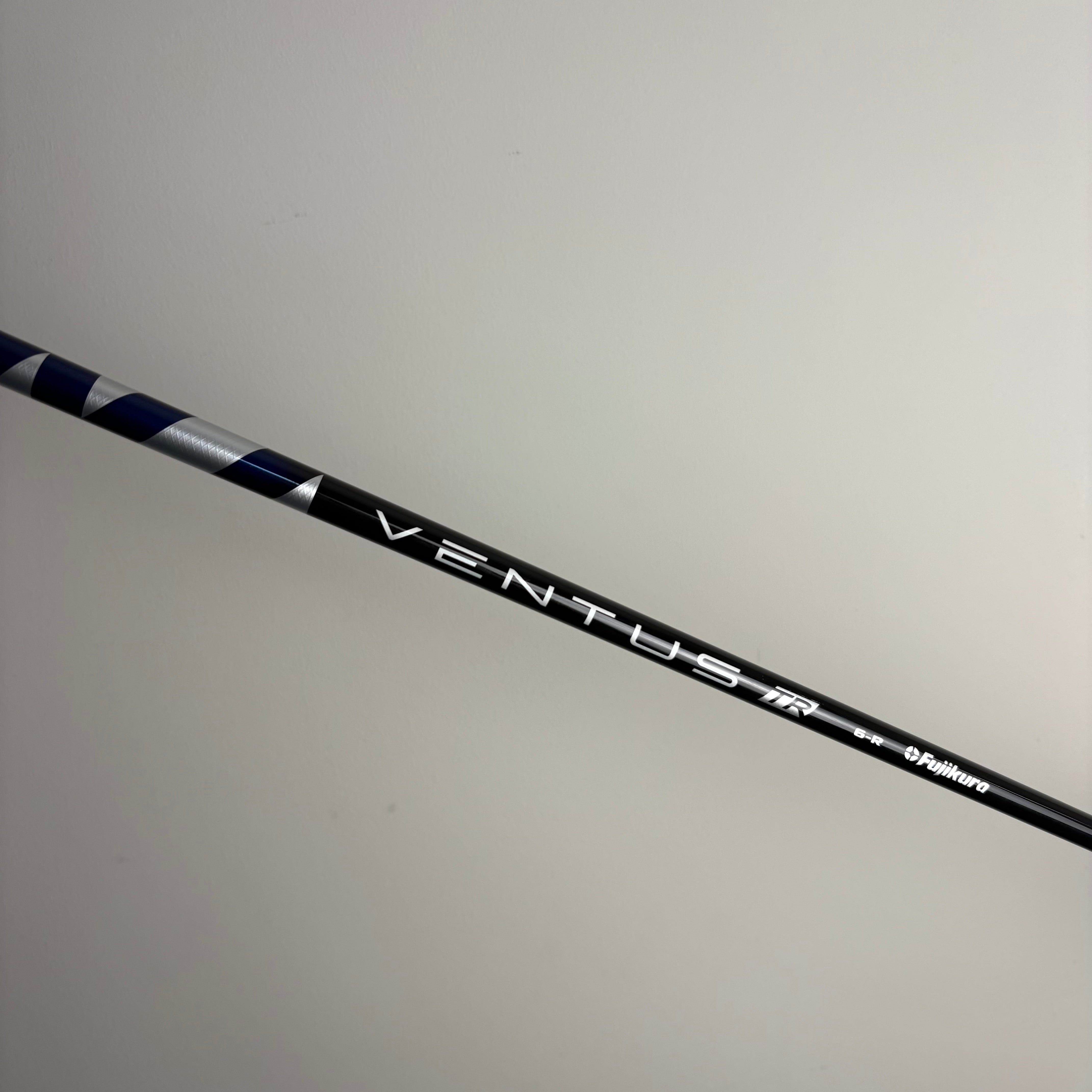TaylorMade Qi AW - Ventus TR Blue 60g Regular - Lamkin Crossline