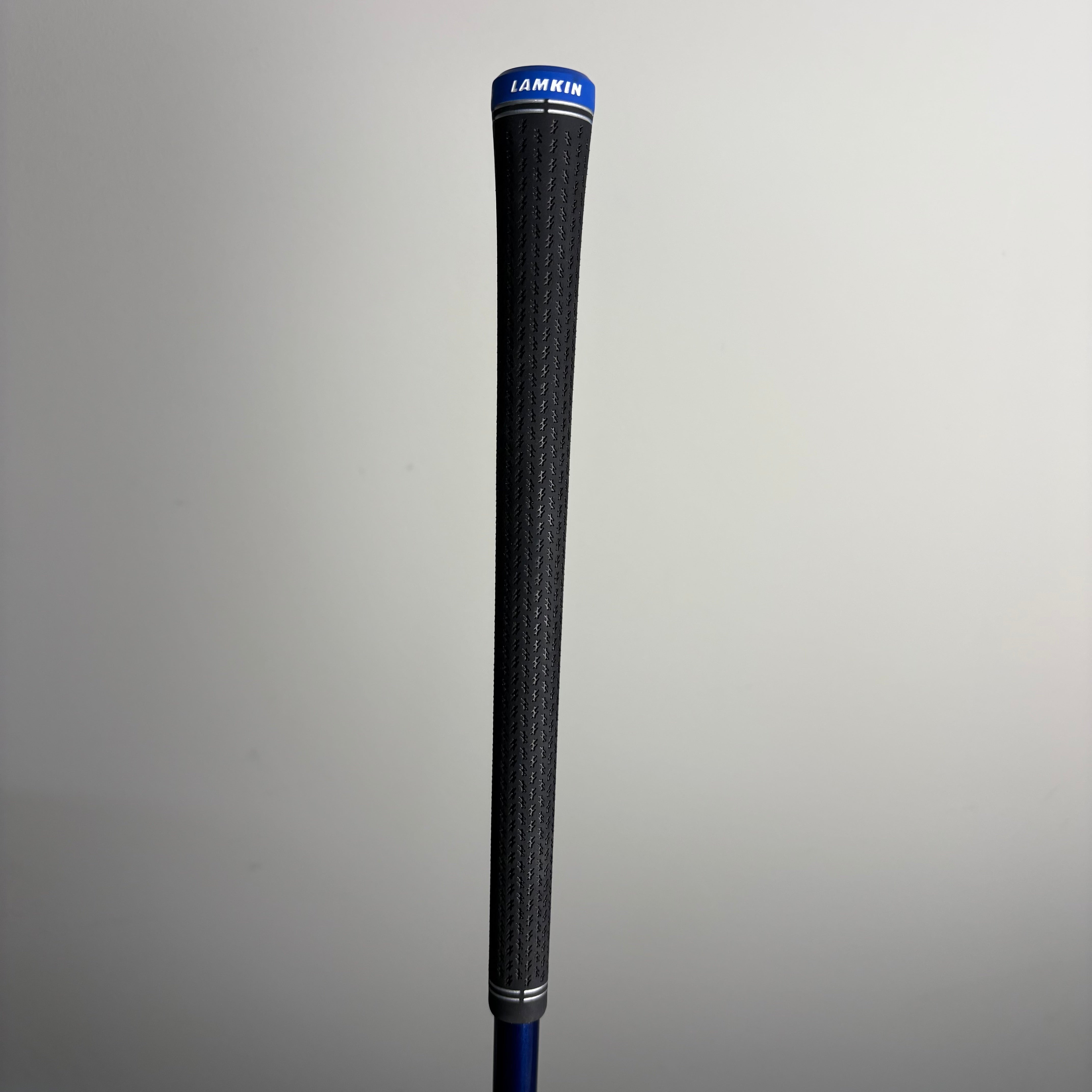 TaylorMade Qi AW - Ventus TR Blue 60g Regular - Lamkin Crossline