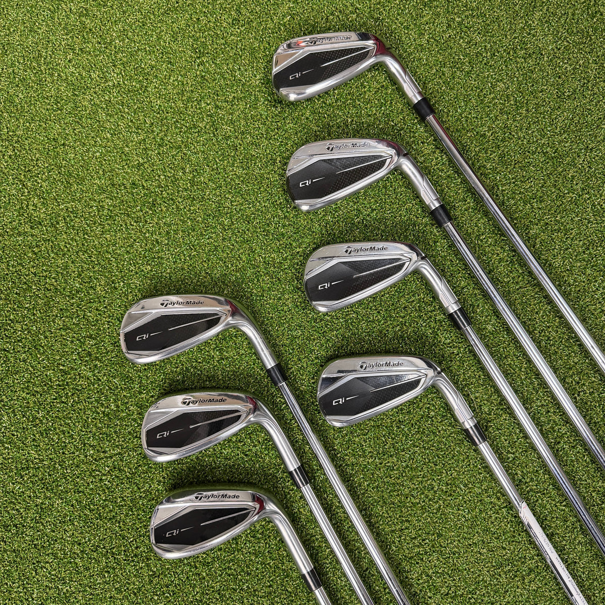 Taylormade Qi Irons - 5-PW + SW - KBS Max MT 85 Regular Shafts - Taylormade Lamkin Crossline 360 Grips