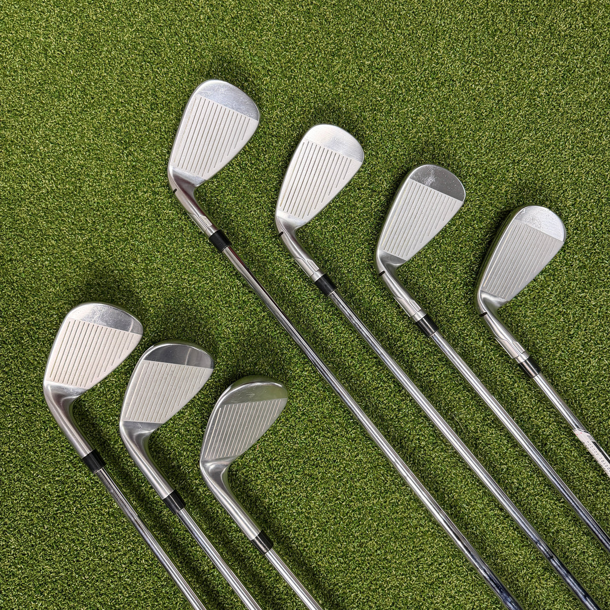 Taylormade Qi Irons - 5-PW + SW - KBS Max MT 85 Regular Shafts - Taylormade Lamkin Crossline 360 Grips