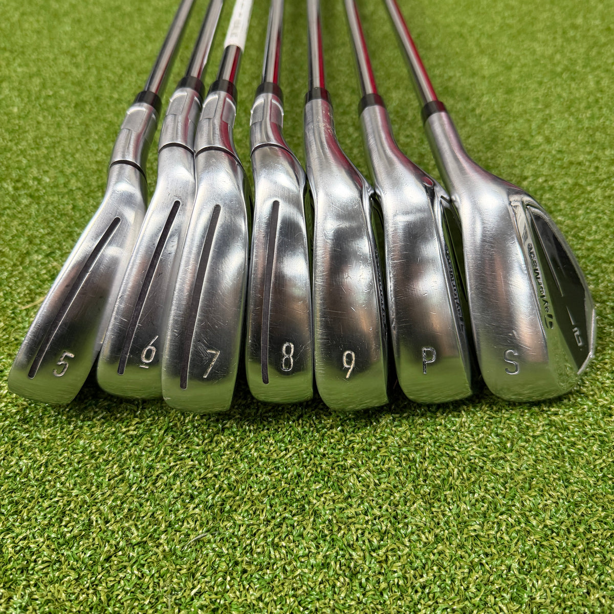 Taylormade Qi Irons - 5-PW + SW - KBS Max MT 85 Regular Shafts - Taylormade Lamkin Crossline 360 Grips