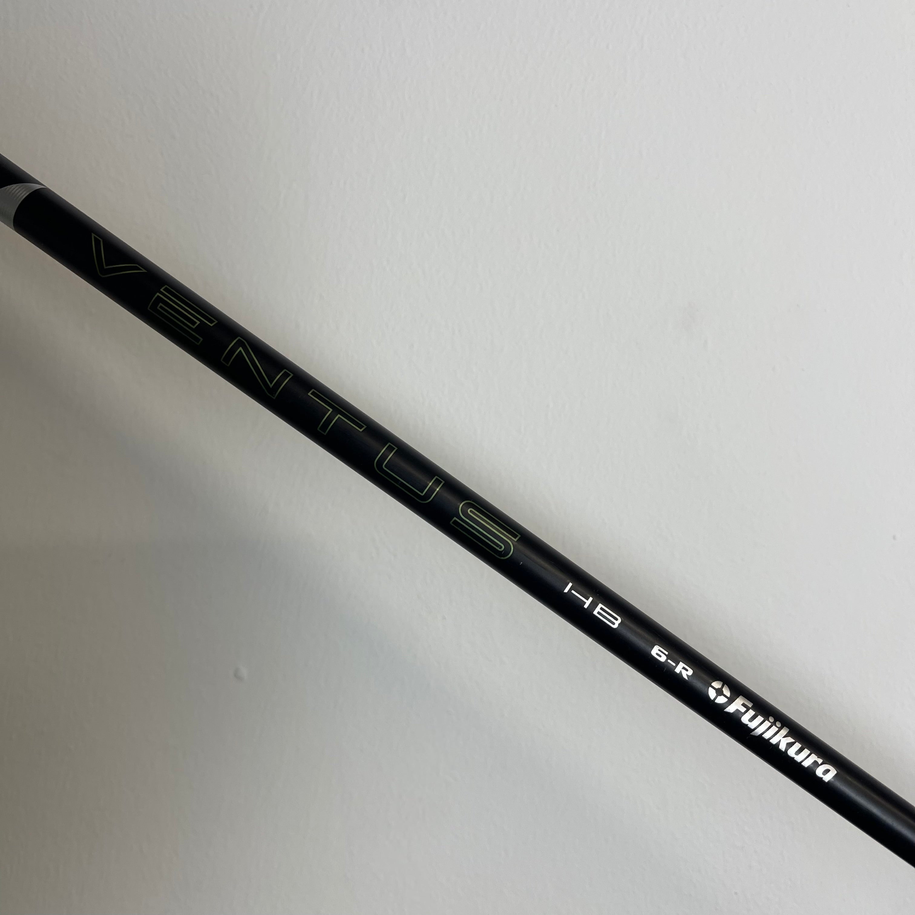 TaylorMade Qi35 4 Hybrid - 22° - Ventus Blue 60g Regular - Z-Grip