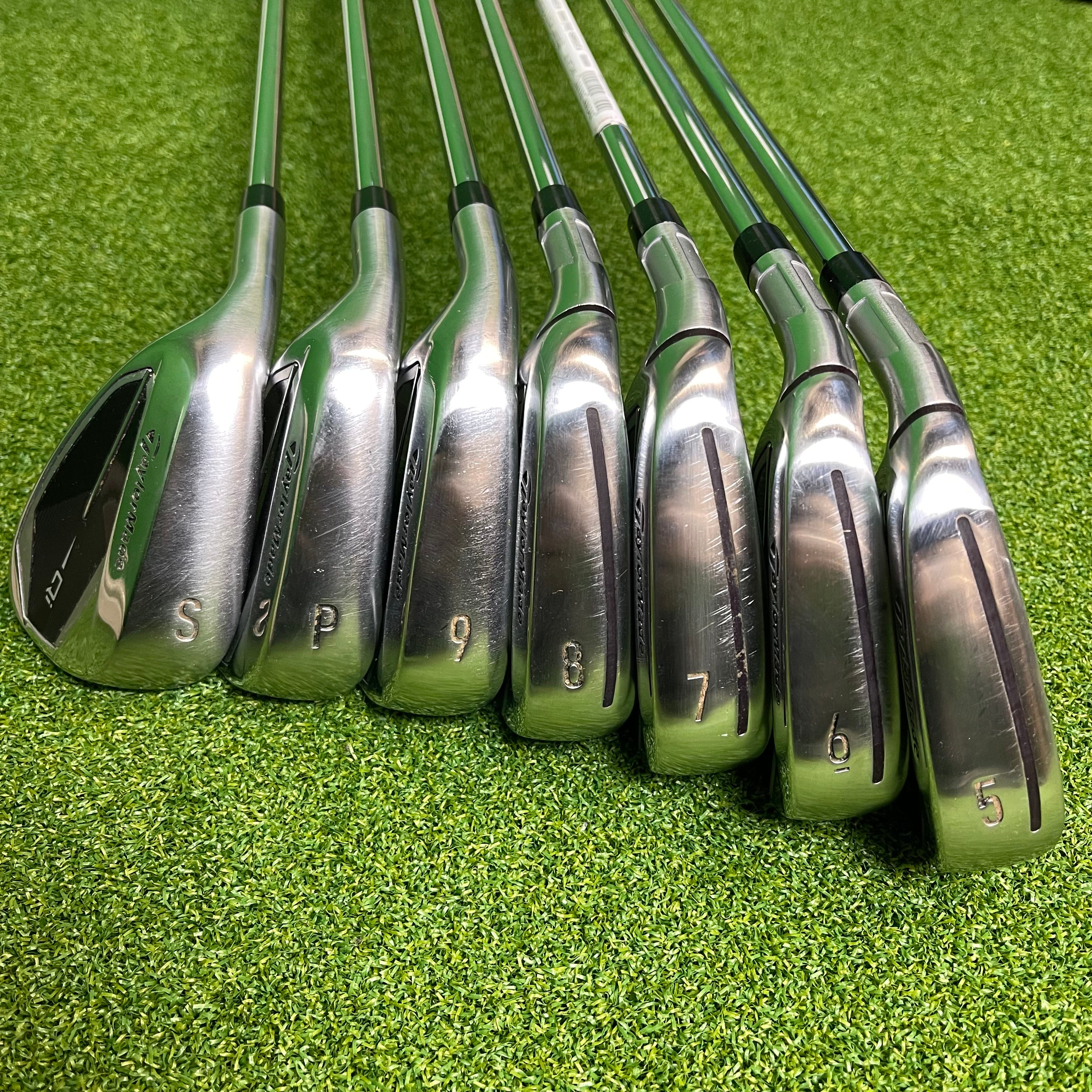 Taylormade Qi Irons 5-PW+SW - KBS MAX MT 85g Regular - Lamkin Crossline 360 - LEFT HANDED