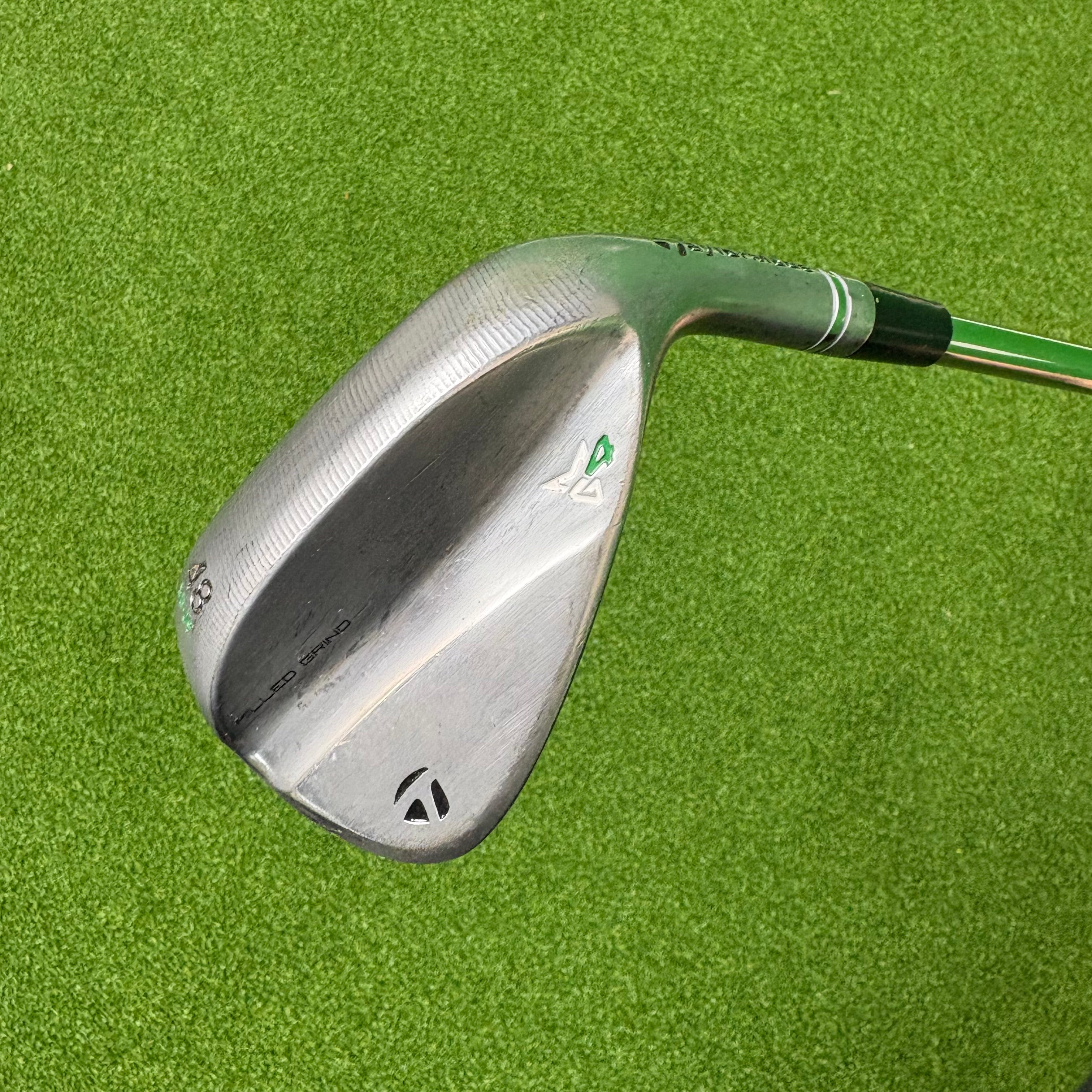 TaylorMade Milled Grind 4 48°/09 SB - Dynamic Gold Tour Issue 115g Wedge Flex - RAW FACE - Lamkin Crossline