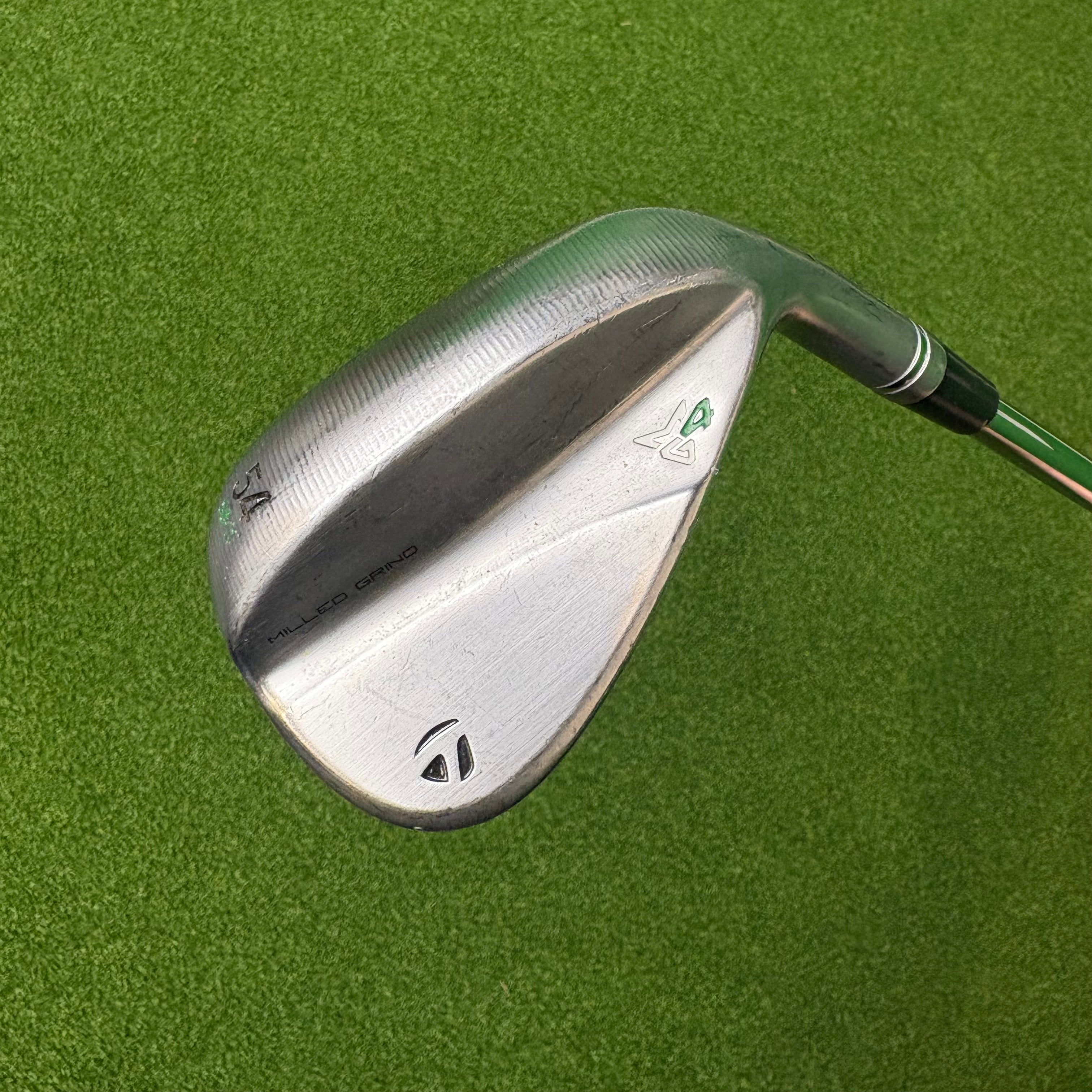 TaylorMade Milled Grind 4 54°/11 SB - Dynamic Gold Tour Issue 115g Wedge Flex - RAW FACE - Lamkin Crossline