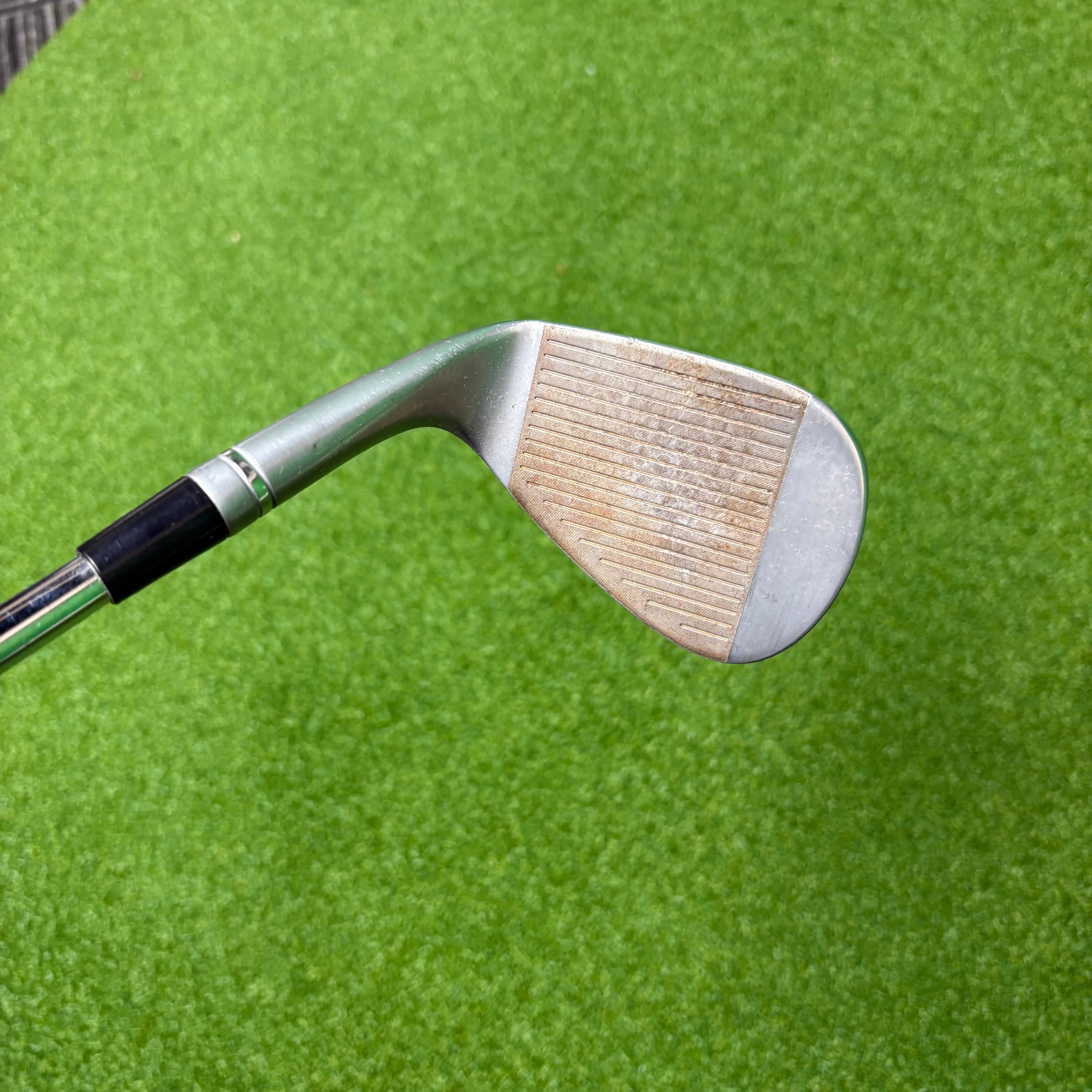 TaylorMade Milled Grind 4 56°/12 SB - Dynamic Gold Tour Issue 115g Wedge Flex - RAW FACE - Lamkin Crossline