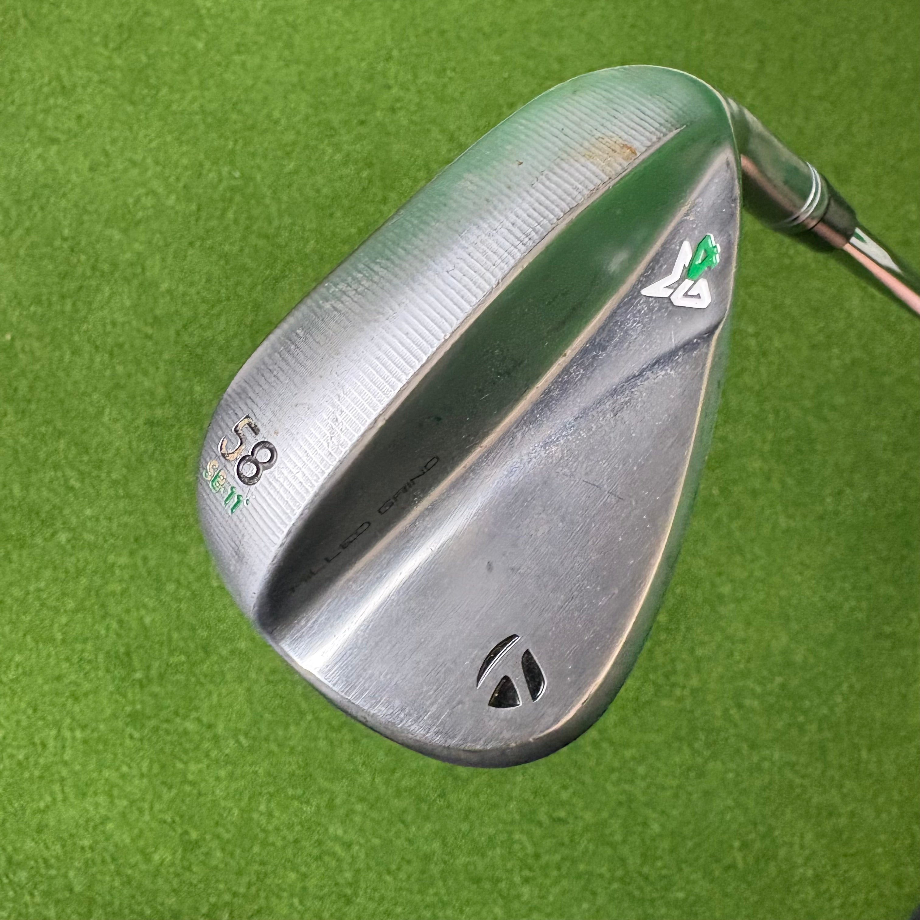TaylorMade Milled Grind 4 58°/11 SB - Dynamic Gold Tour Issue 115g Wedge Flex - RAW FACE - Lamkin Crossline