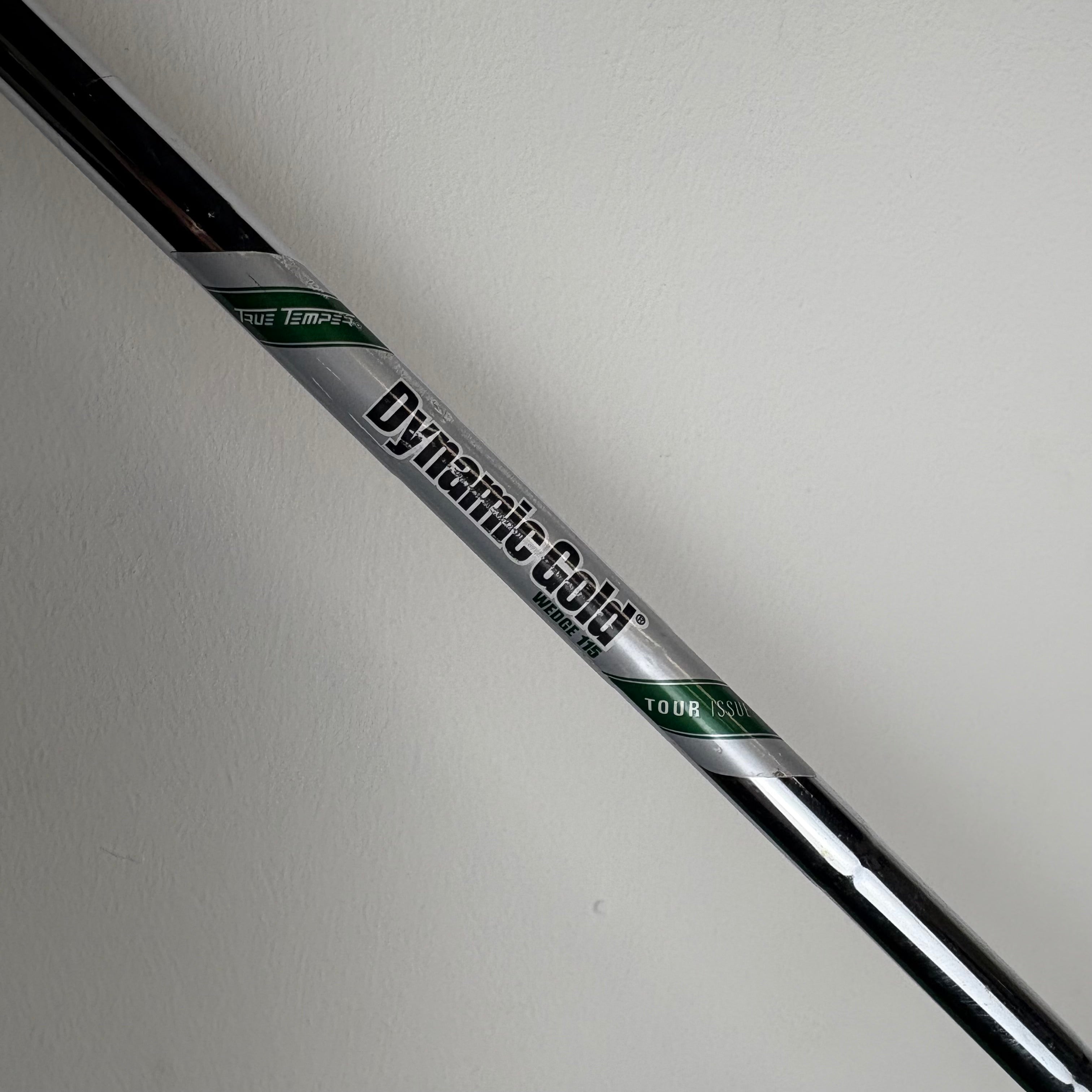 TaylorMade Milled Grind 4 50°/09 SB - Dynamic Gold Tour Issue 115g Wedge Flex - RAW FACE - Lamkin Crossline