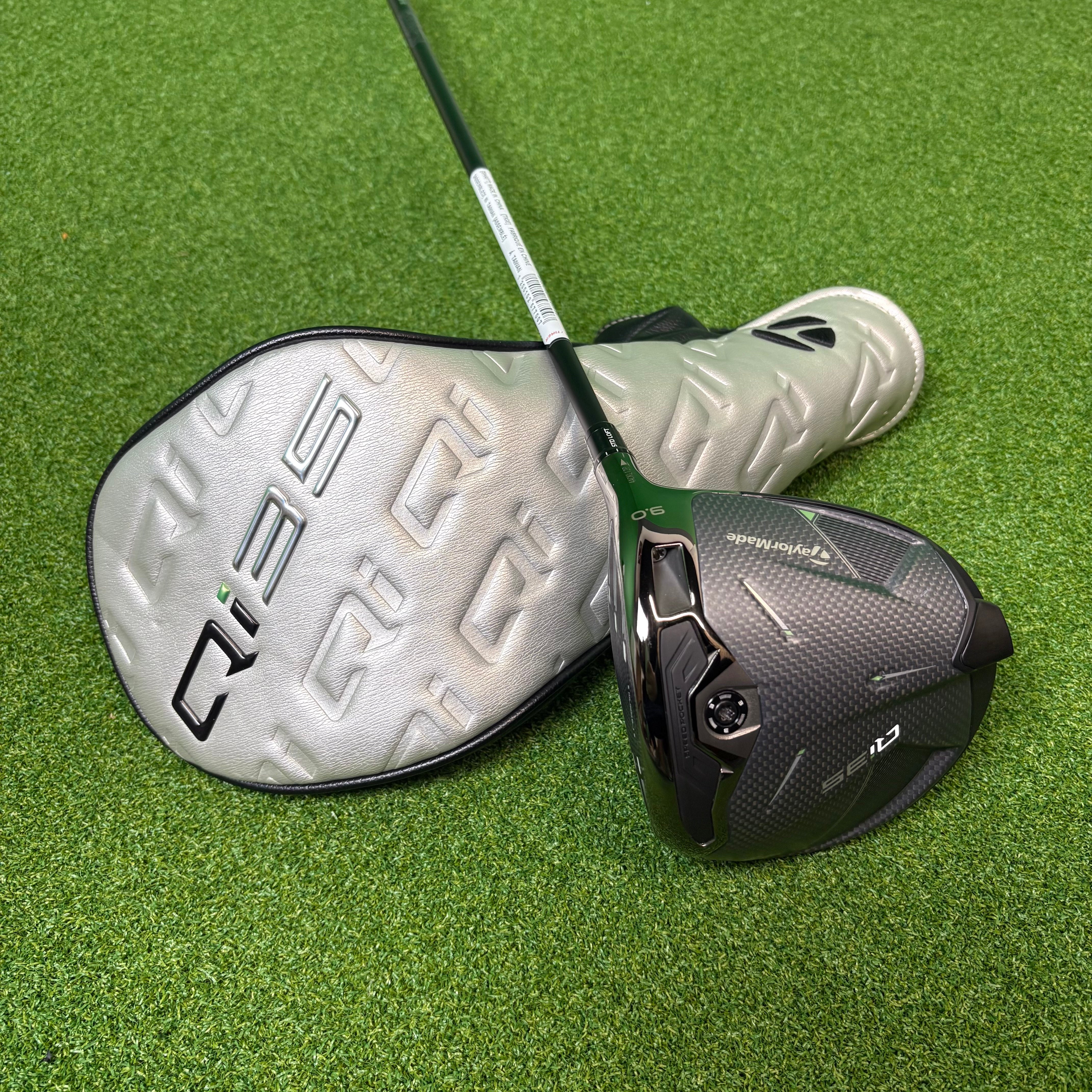 TaylorMade Qi35 9° Driver - Ventus Blue 50g Stiff - Z-Grip