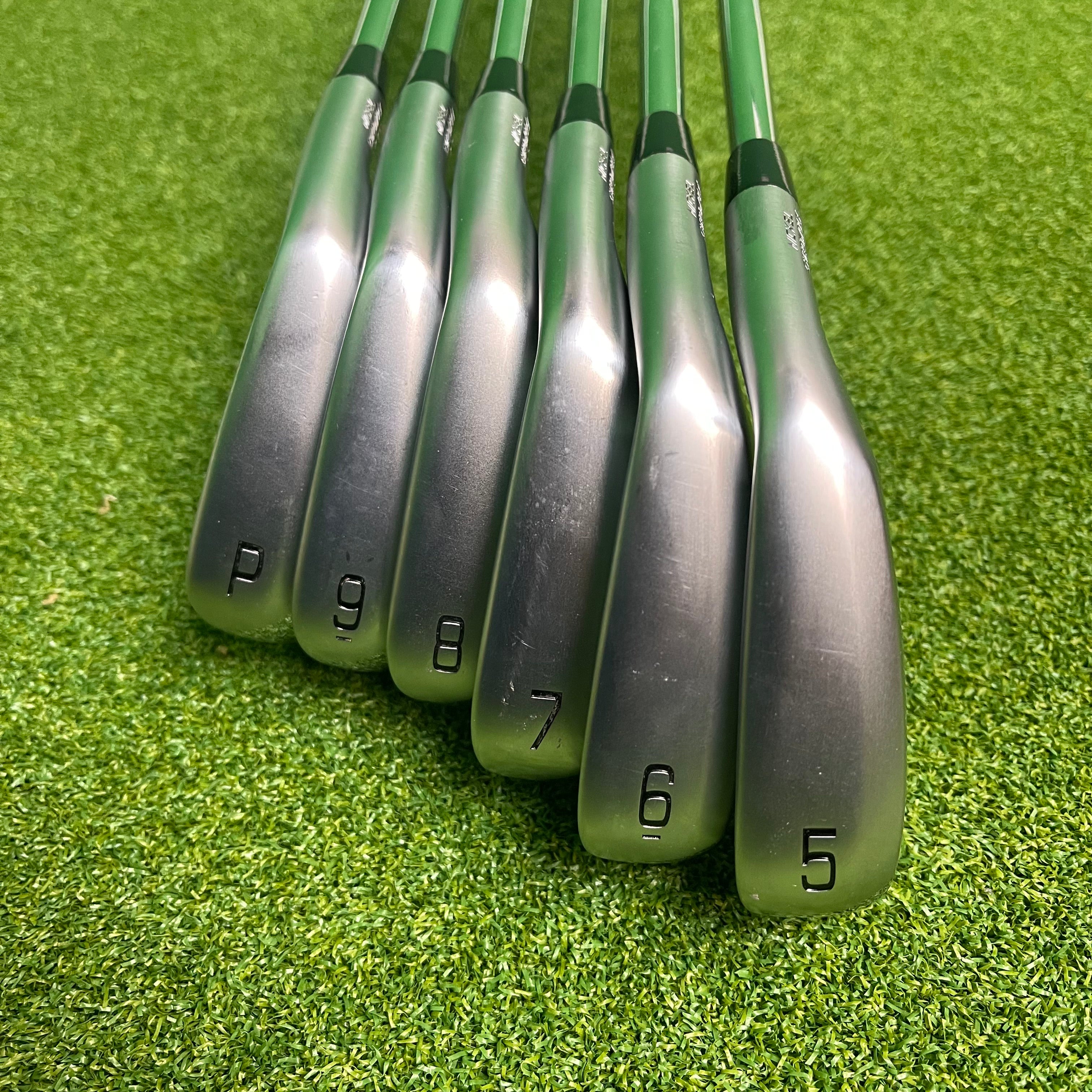 Mizuno Hot Metal Pro Irons 5-PW - Dynamic Gold 105 R300 (Regular) - Lamkin Compound Grip