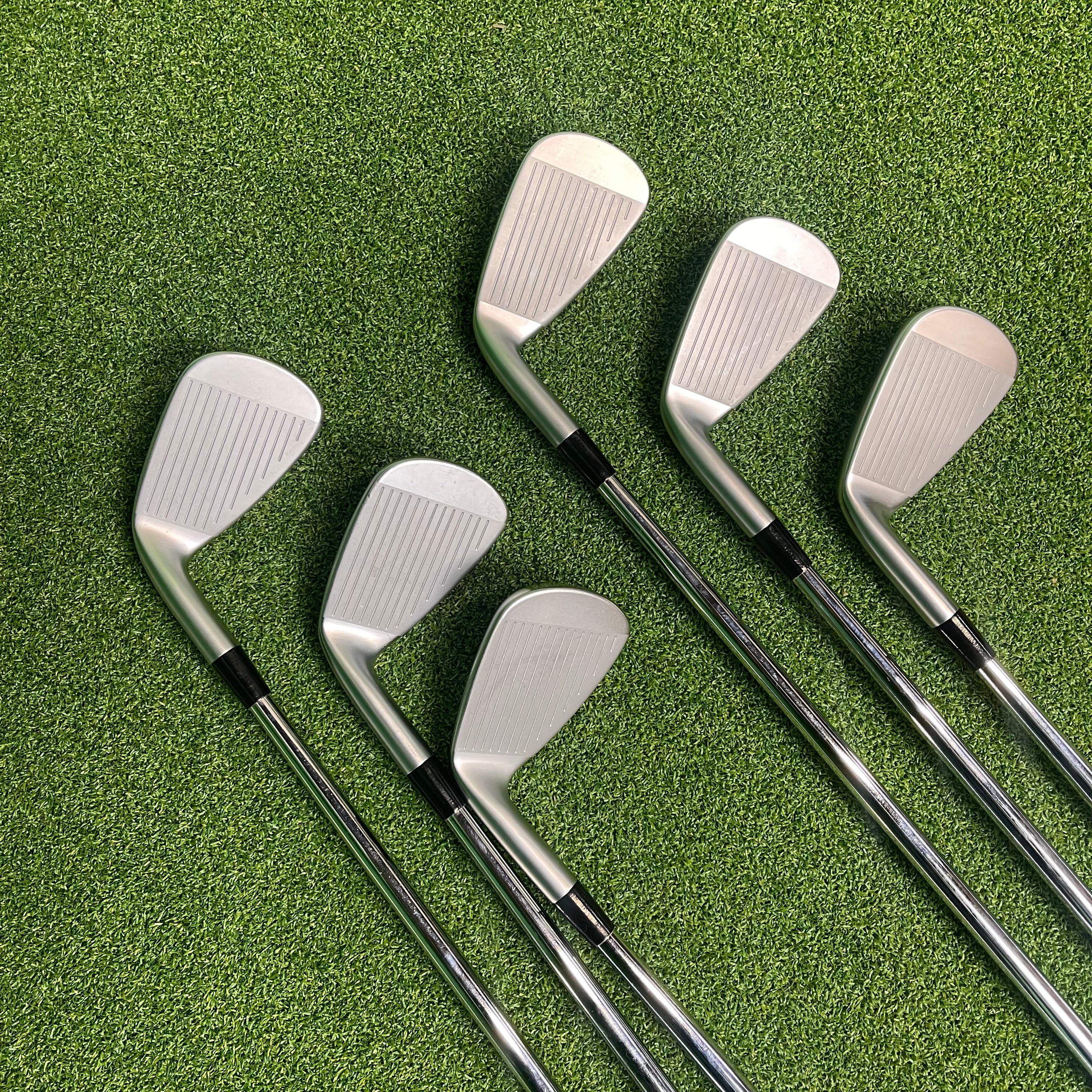 Mizuno Hot Metal Pro Irons 5-PW - Dynamic Gold 105 R300 (Regular) - Lamkin Compound Grip