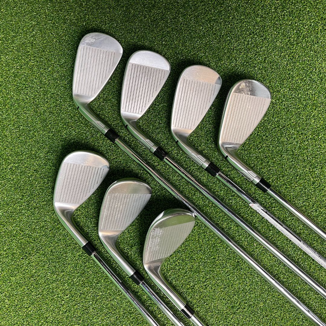 Taylormade Qi Irons 5-PW+SW - KBS MAX MT 85g Regular - Lamkin Crossline 360