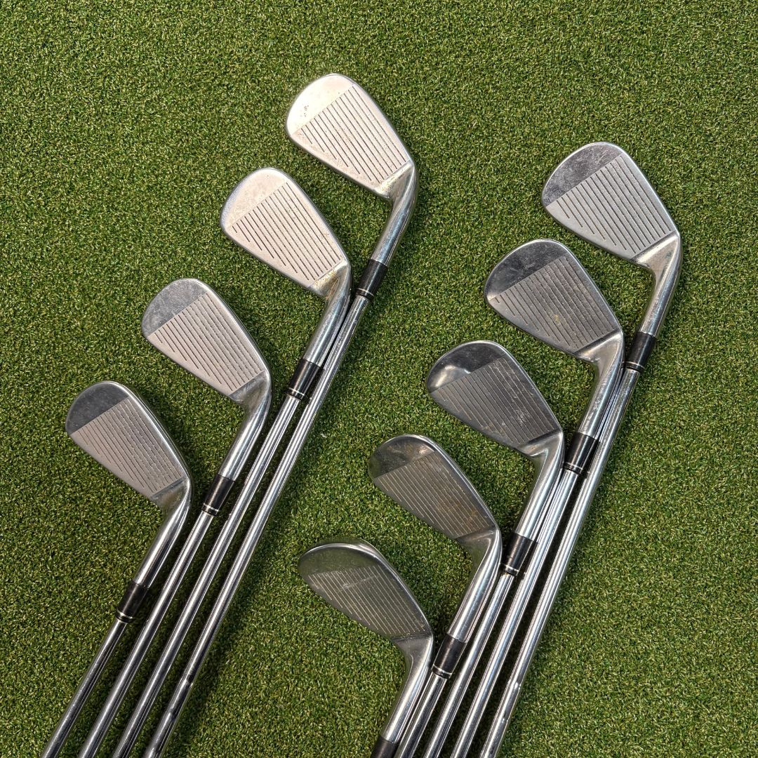 TaylorMade R11 Irons - 4-PW + AW + SW - KBS Tour 90g Regular - Tour Velvet Align - LEFT HANDED