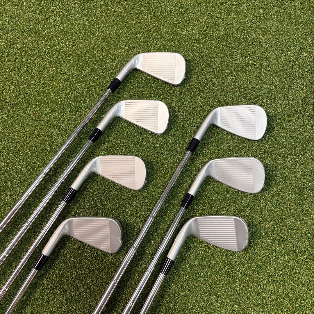 TaylorMade P790 4-PW - Dynamic Gold MID 115g S300 (Stiff)- Tour Velvet Midsize Grips