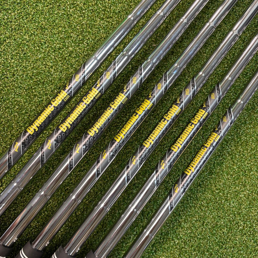 TaylorMade P790 4-PW - Dynamic Gold MID 115g S300 (Stiff)- Tour Velvet Midsize Grips