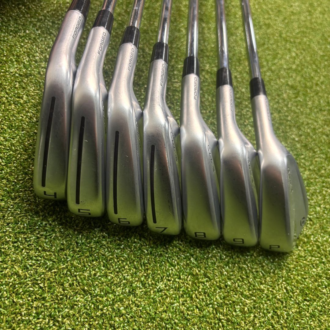 TaylorMade P.770 - 4-PW - N.S. Pro 950 GH NEO Stiff - Tour Velvet Align Grips
