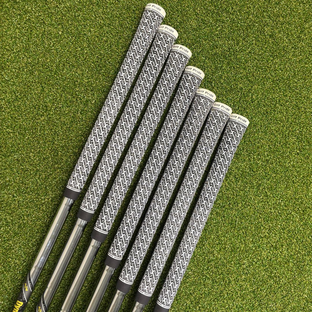 Taylormade P770 Irons – 4-PW – Dynamic Gold MID 115 X100 (Extra Stiff) – Z-Grip Cord Black/White