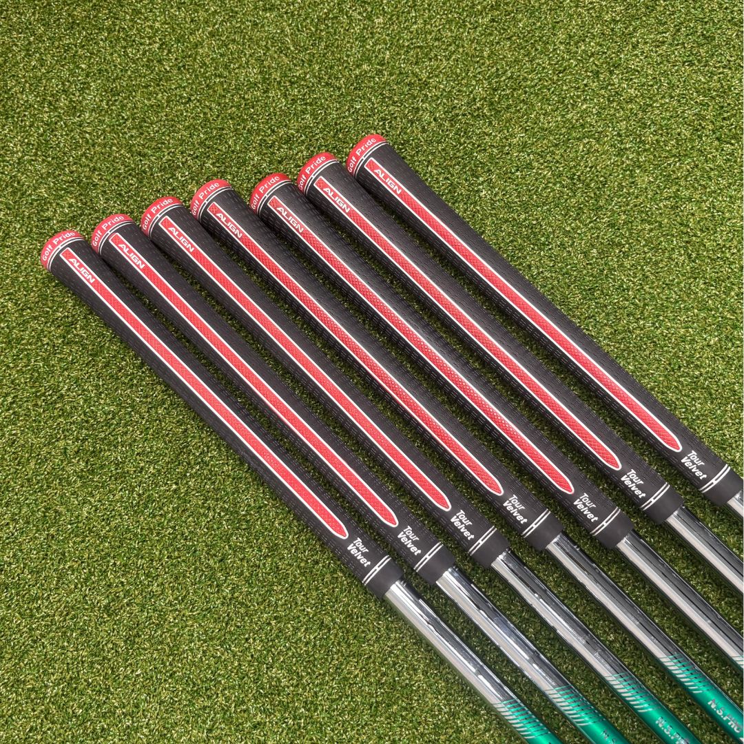 TaylorMade P.770 - 4-PW - N.S. Pro 950 GH NEO Stiff - Tour Velvet Align Grips