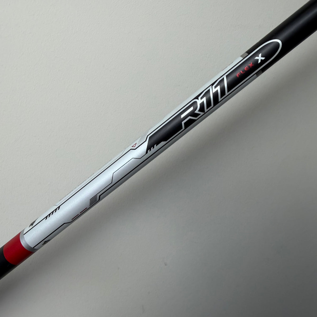 Taylormade M5 Driver - 9 Degree - Mitsubishi Diamana 'Ahina 50 X-Stiff Shaft - Golf Pride Multi Compund Red & White Grip