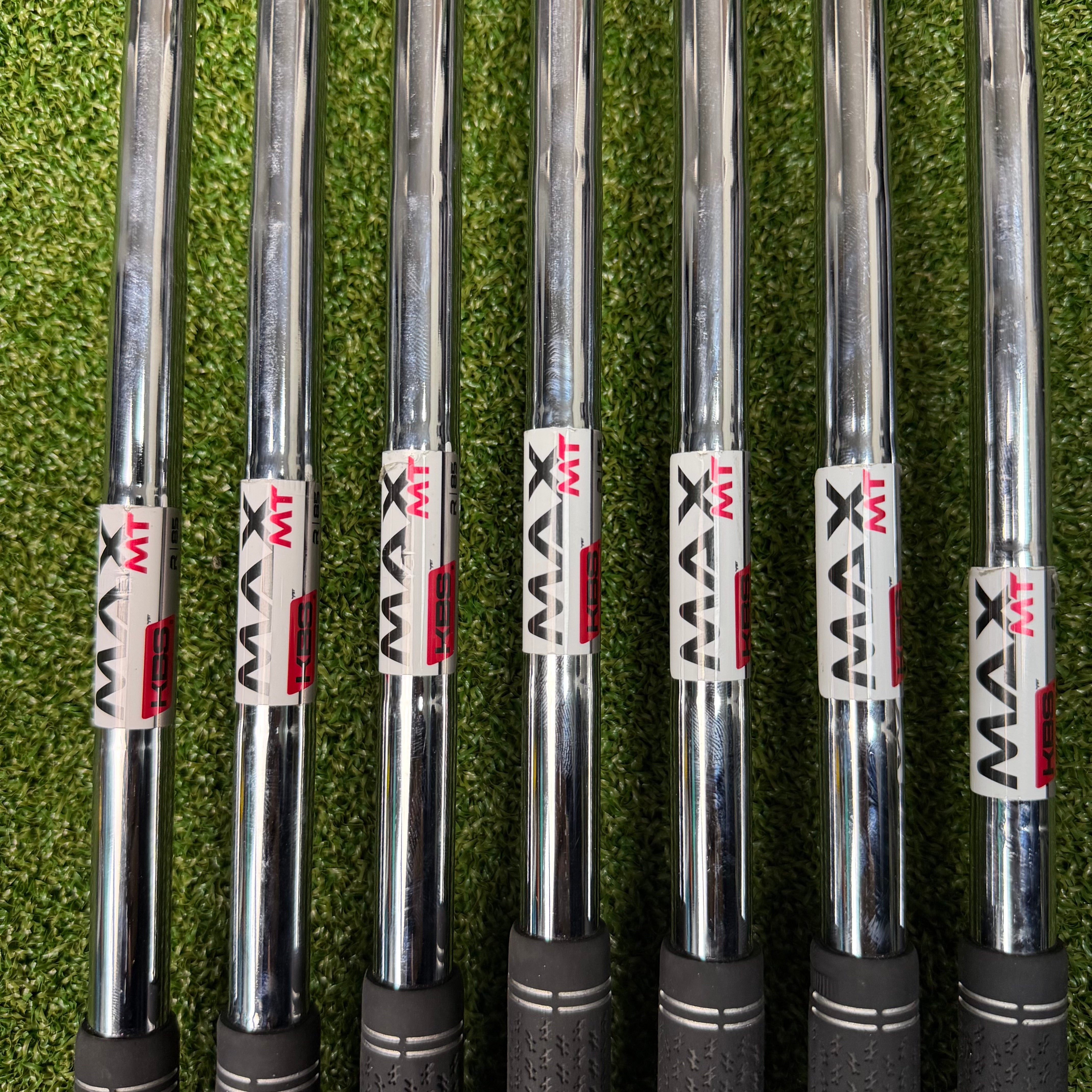 Taylormade Qi Irons - 5-PW + SW - KBS Max MT 85 Regular Shafts - Taylormade Lamkin Crossline 360 Grips