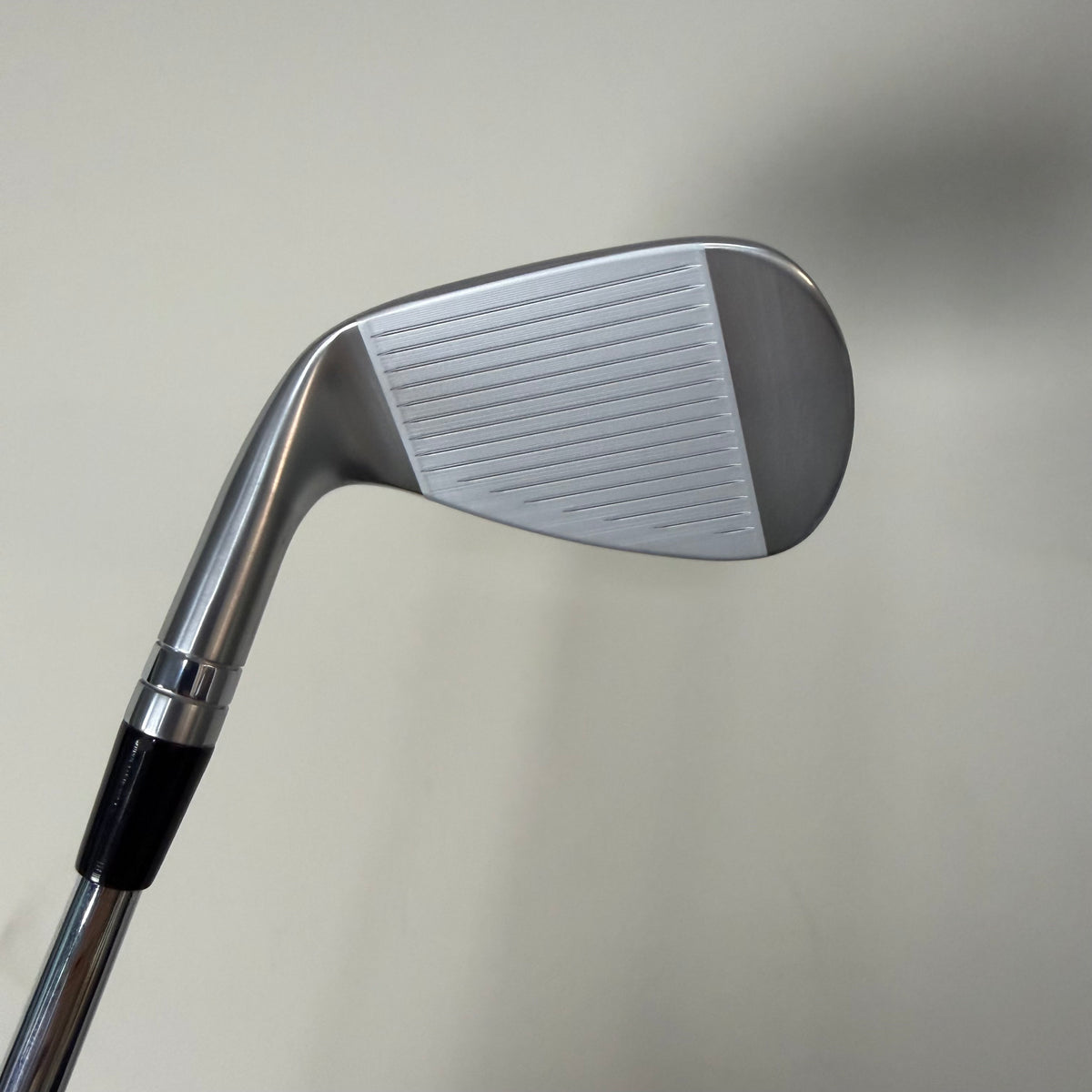 Titleist Vokey SM11 Chrome Wedge - 44º/10º F Grind - Project X LZ 120g Stiff 6.0 Shaft - MCC+4 Align Grey Grip