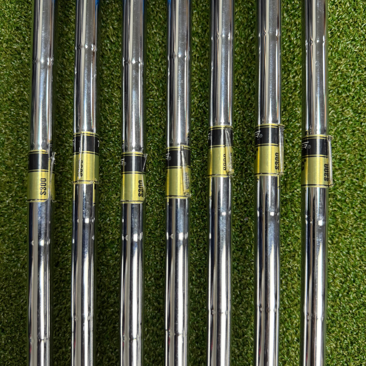Callaway Apex Pro '21 Irons - 4-PW - Dynamic Gold S300 Stiff Shafts - Golf Pride MCC +4 Blue & Grey Grips