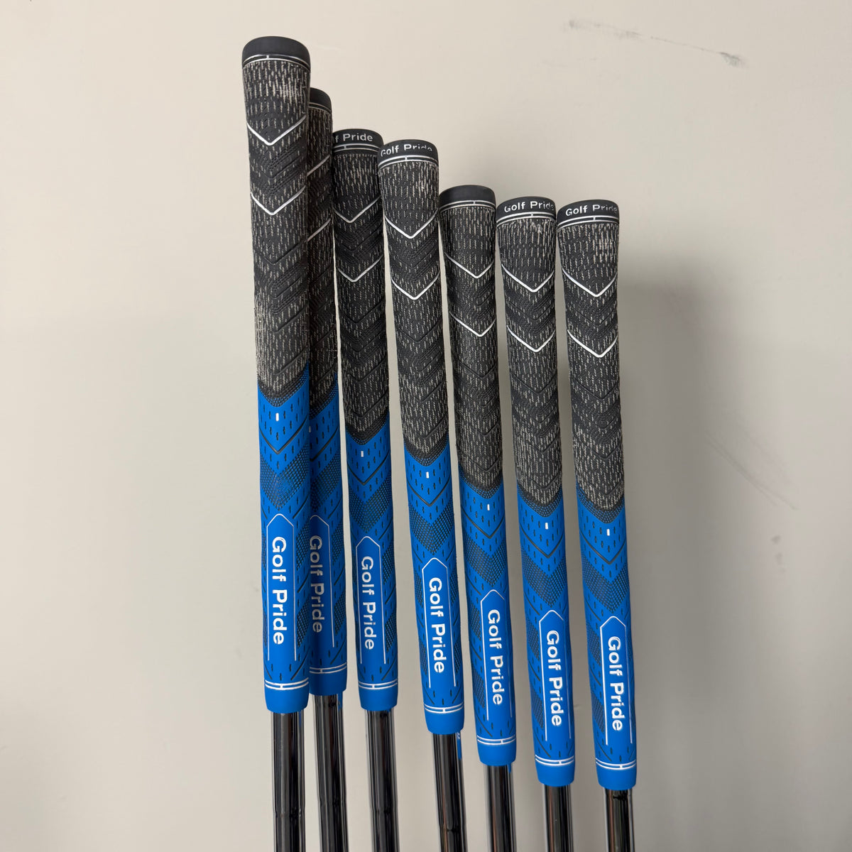 Callaway Apex Pro '21 Irons - 4-PW - Dynamic Gold S300 Stiff Shafts - Golf Pride MCC +4 Blue & Grey Grips
