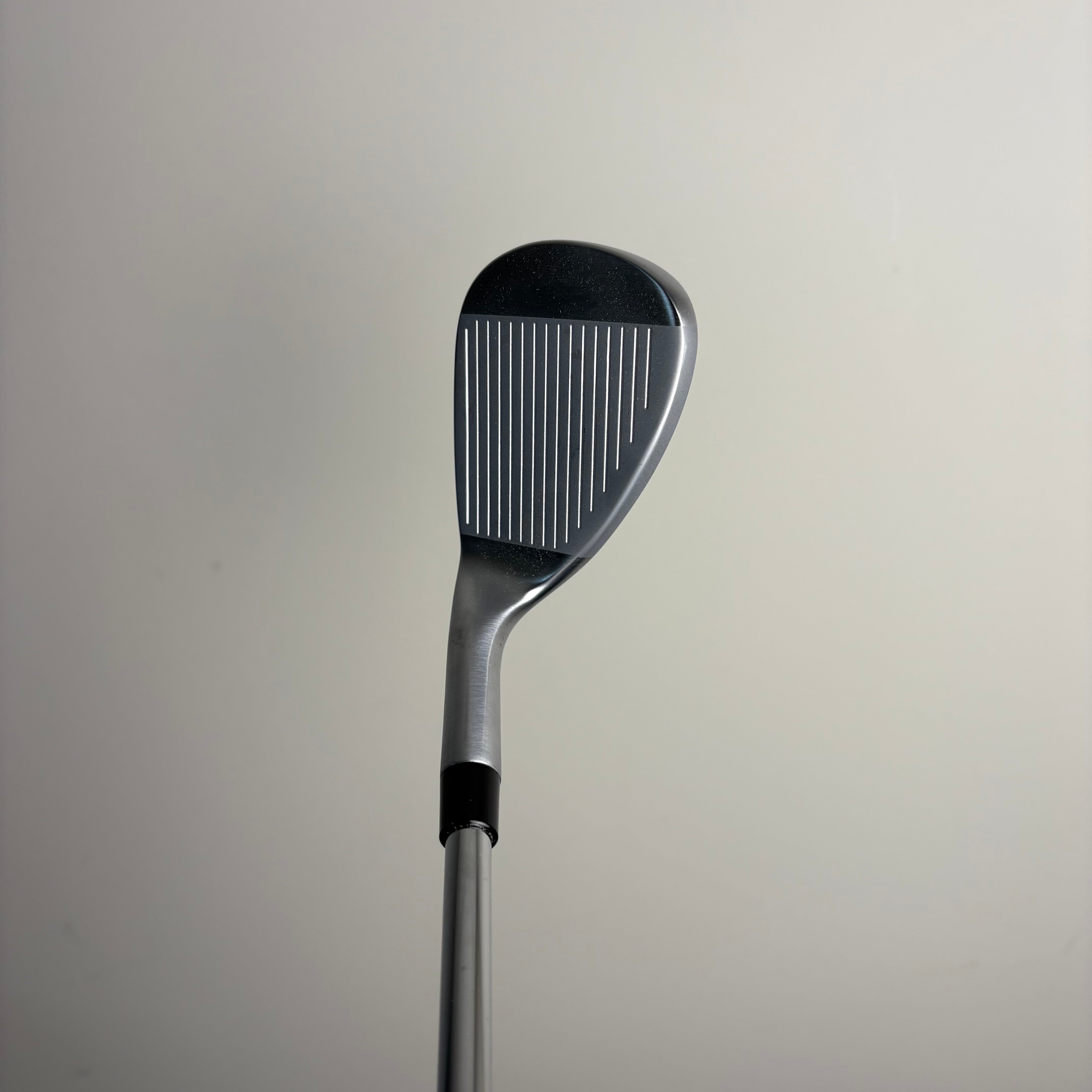 TaylorMade Qi SW - KBS Max MT 85g Regular - MCC +4 Black/Grey