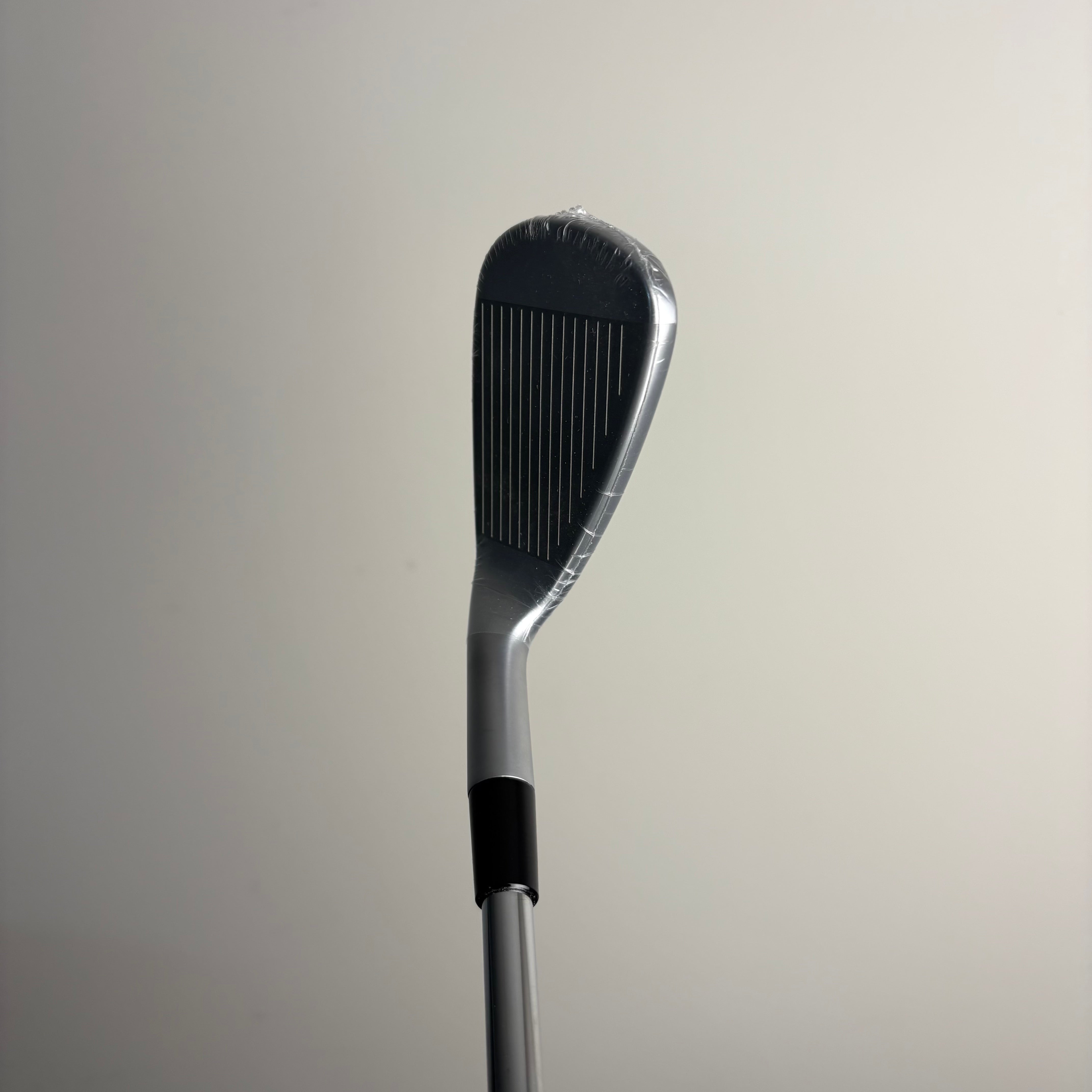 TaylorMade P790 2023 8 Iron - Dynamic Gold MID 115g R300 - Z-Grip Grey