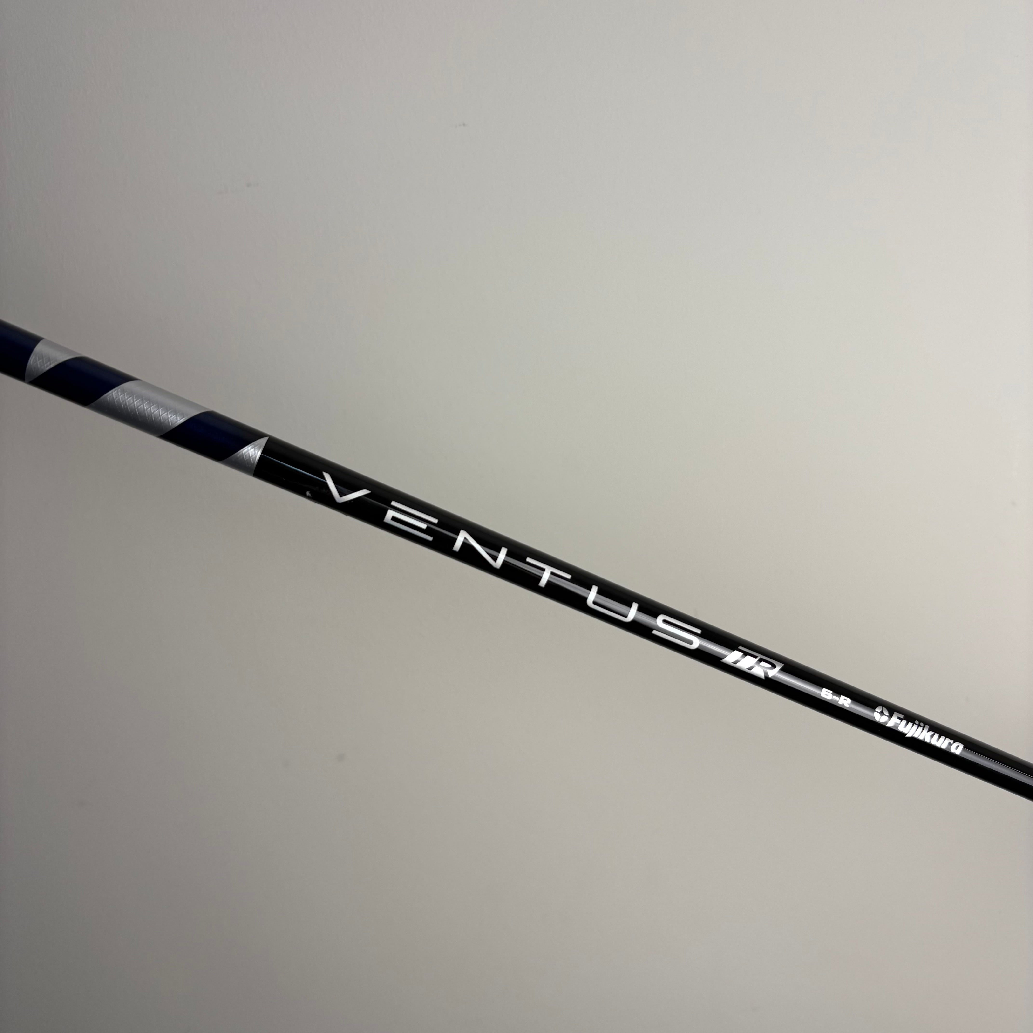 TaylorMade Qi SW - Ventus TR Blue 60g Regular - Lamkin Crossline