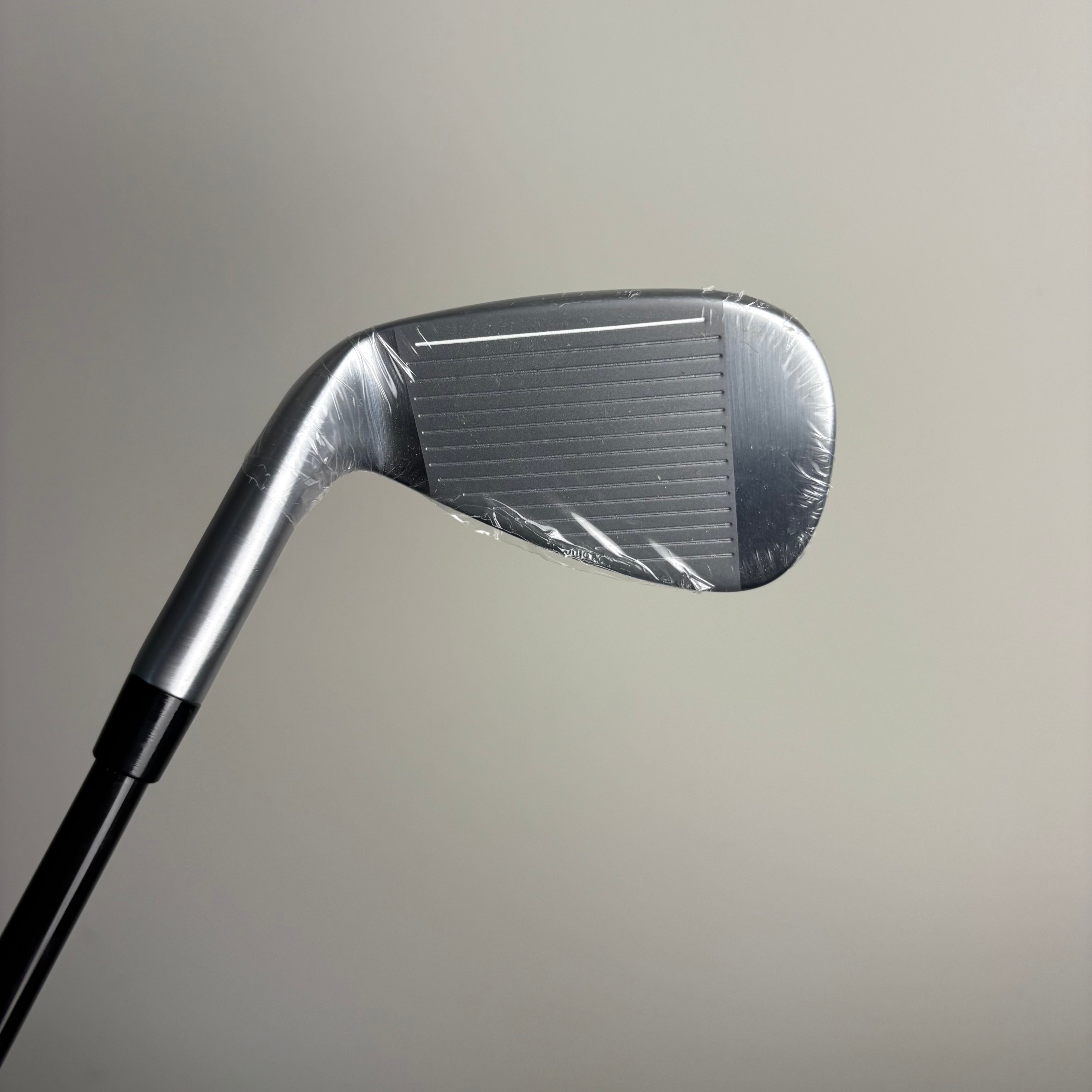 TaylorMade Qi AW - Ventus TR Blue 60g Regular - Lamkin Crossline