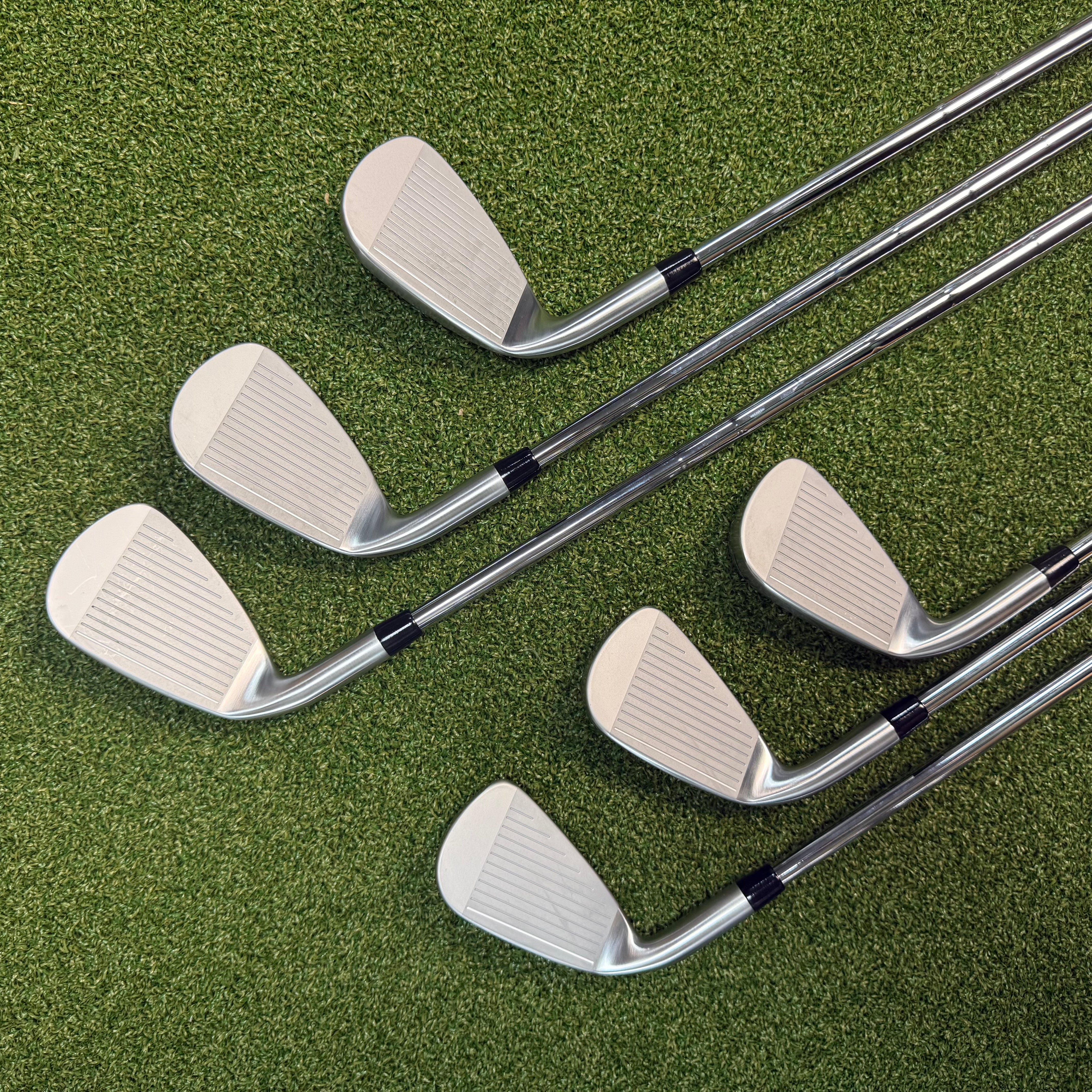 PXG 0311 XP Gen 7 Irons 5-PW - KBS TOUR 110g Regular - Lamkin Grips