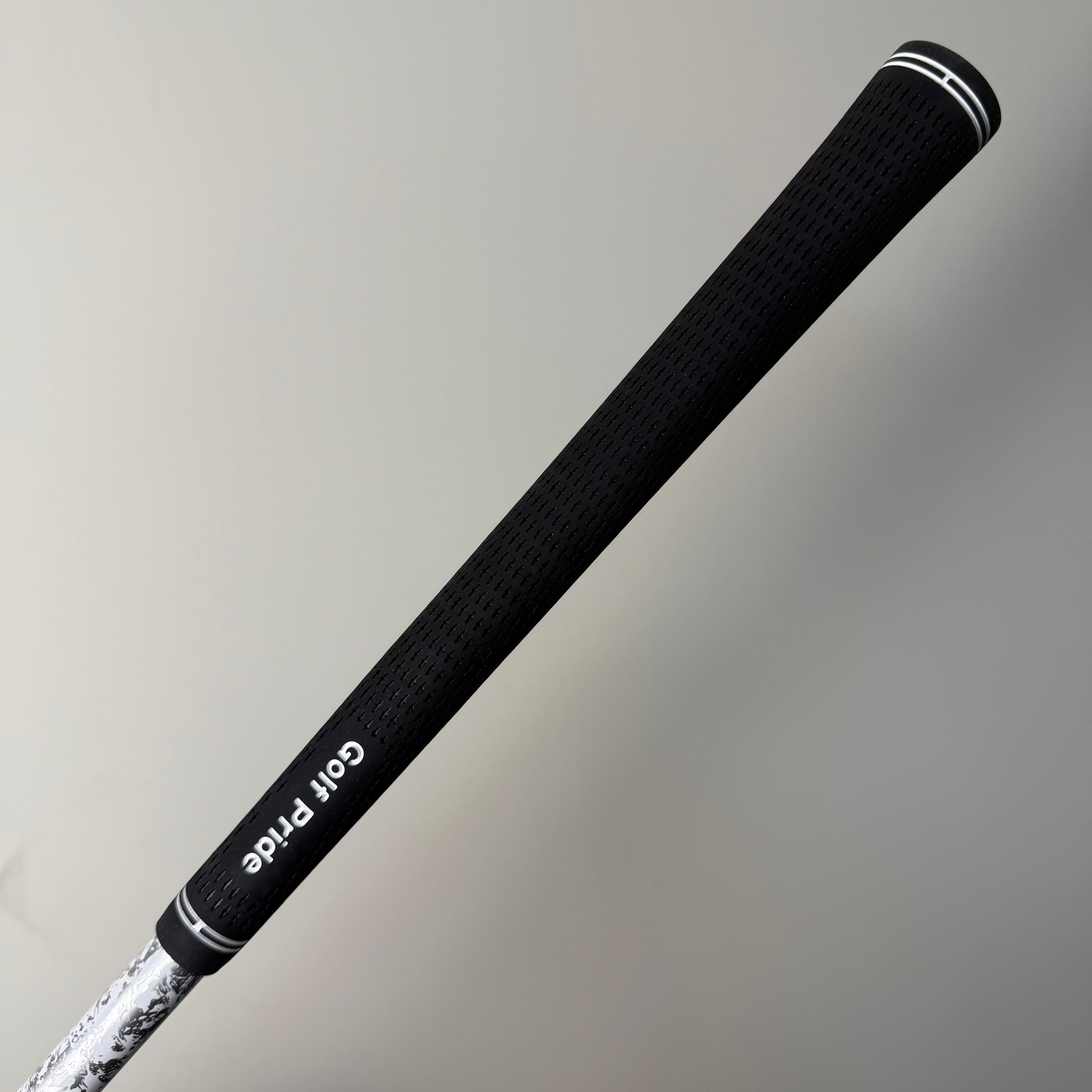 Titleist GT2 3 Hybrid 18° - Denali Red 60g Stiff (6.0) - Tour Velvet Midsize