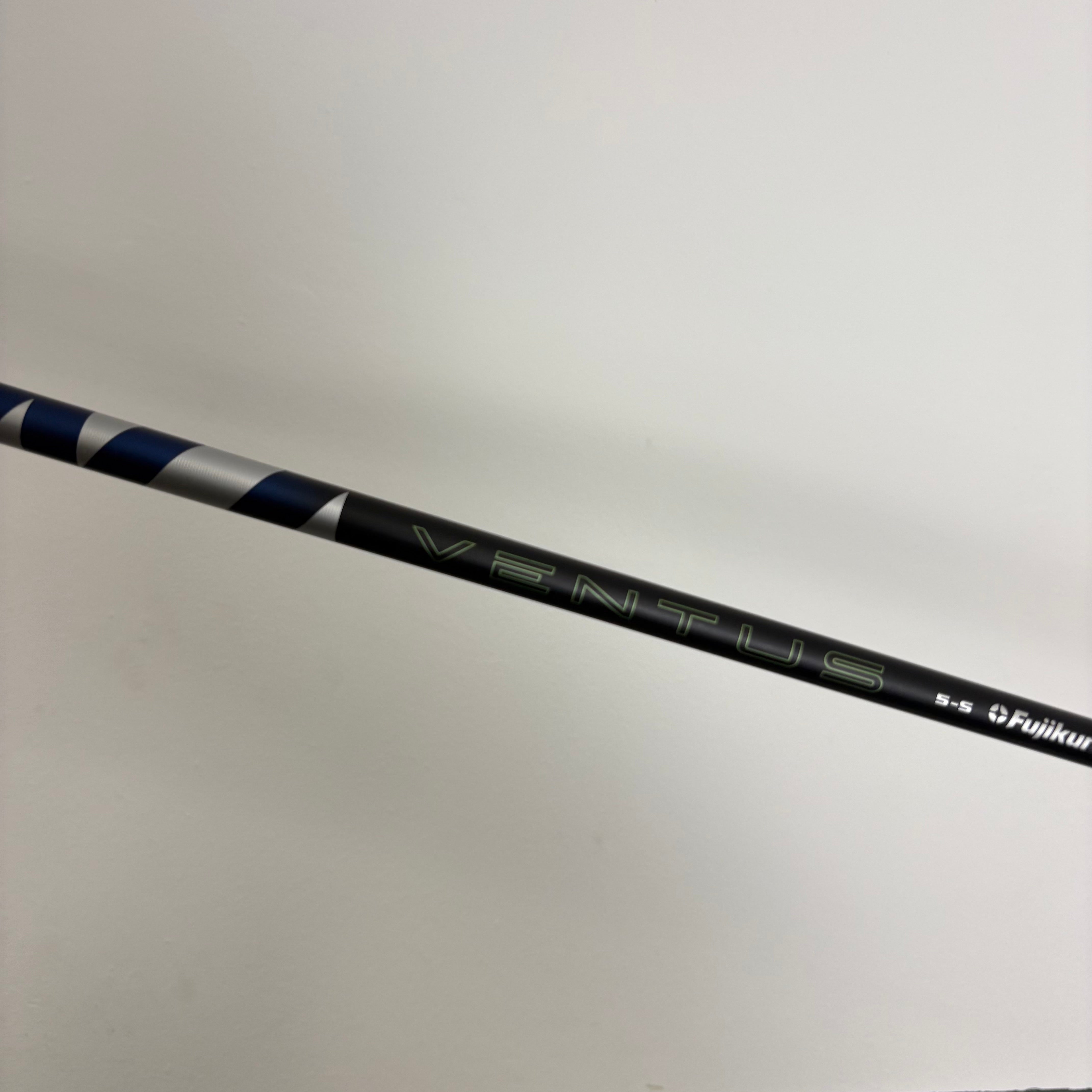 TaylorMade Qi35 Max 9° Driver - Fujikura Ventus Blue 50g Stiff - Z-Grip