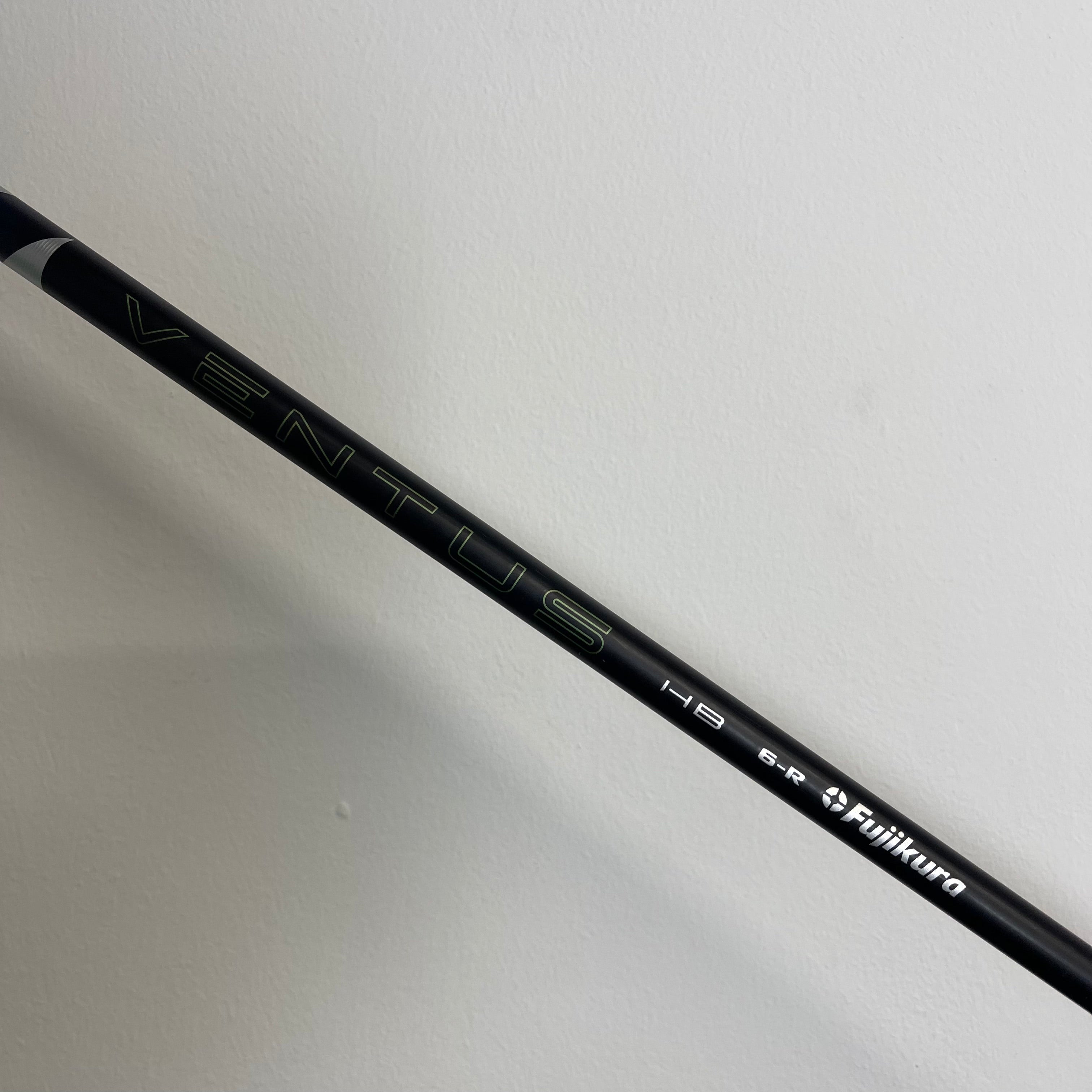 TaylorMade Qi35 4 Hybrid - 22° - Ventus Blue 60g Regular - Z-Grip