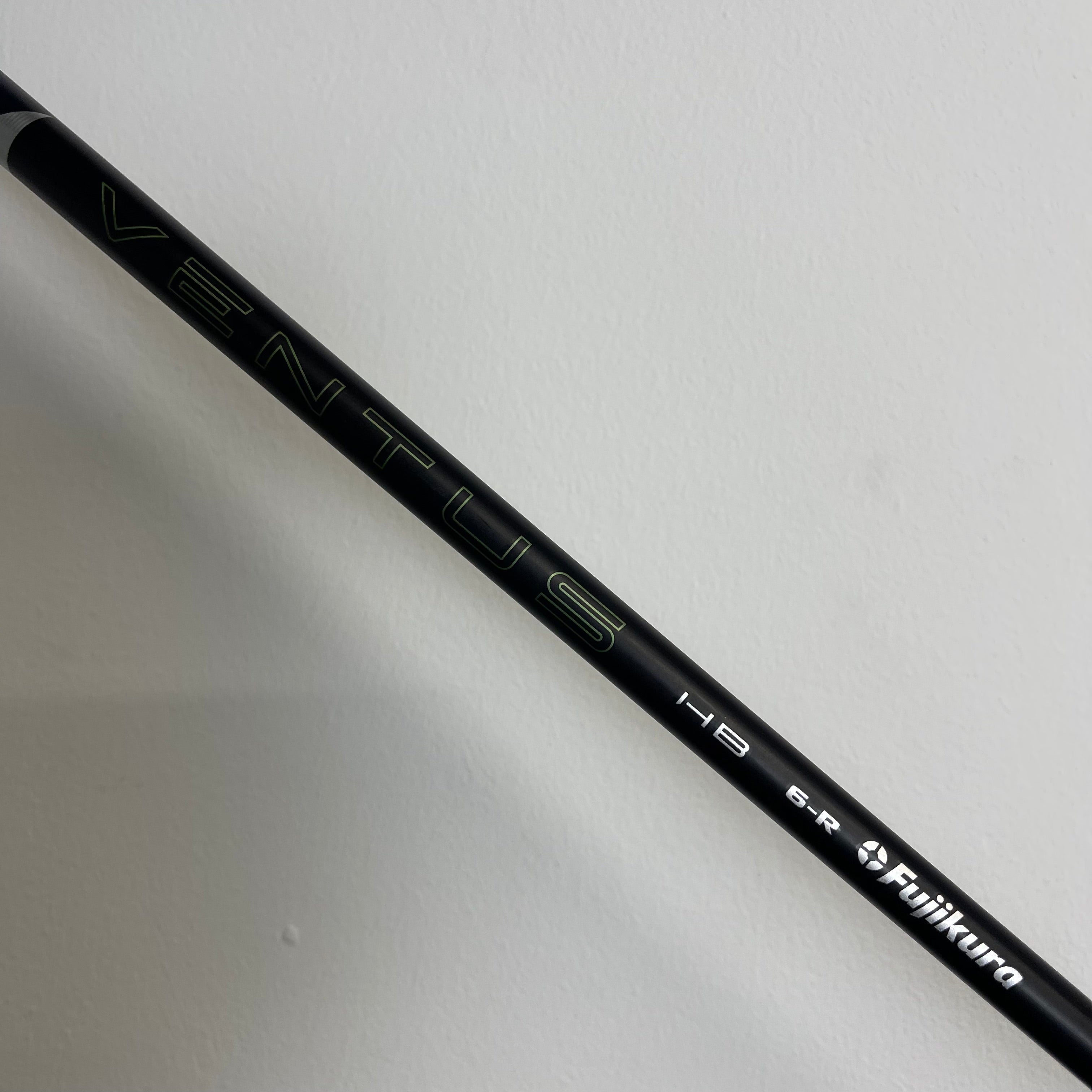 TaylorMade Qi35 4 Hybrid - 22° - Ventus Blue 60g Regular - Z-Grip