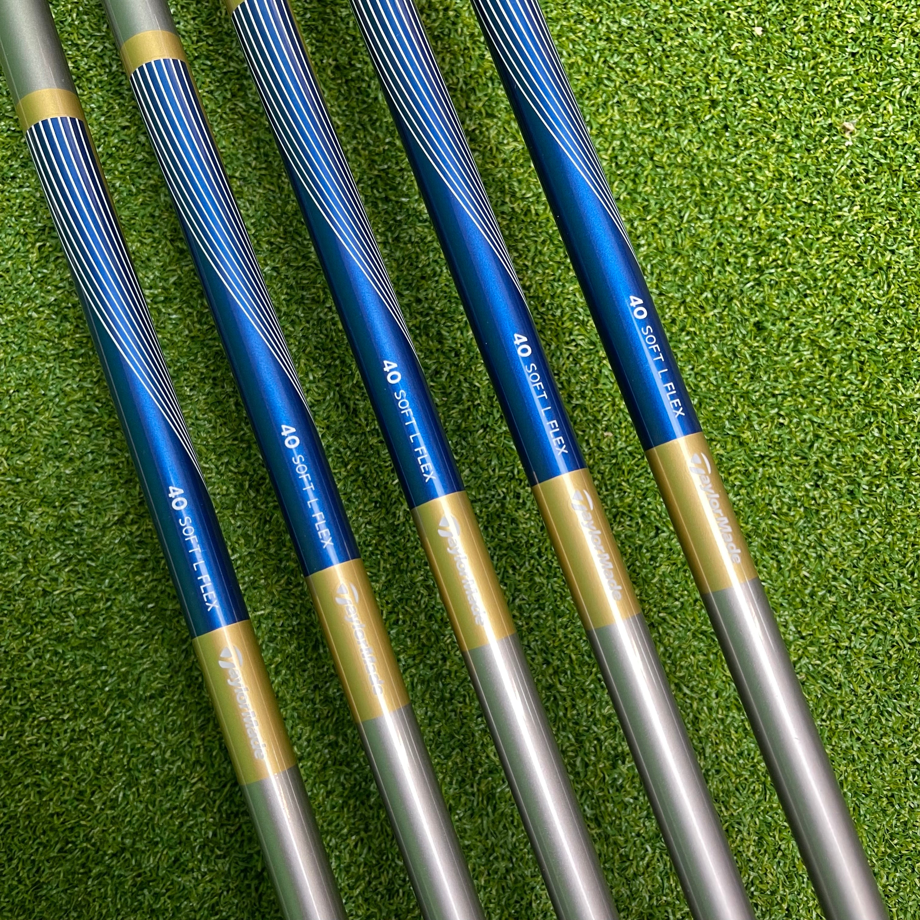 Taylormade Kalea Golf Ladies Irons 7-PW+SW - 40g Soft L Flex - Superstroke Ladies Grip