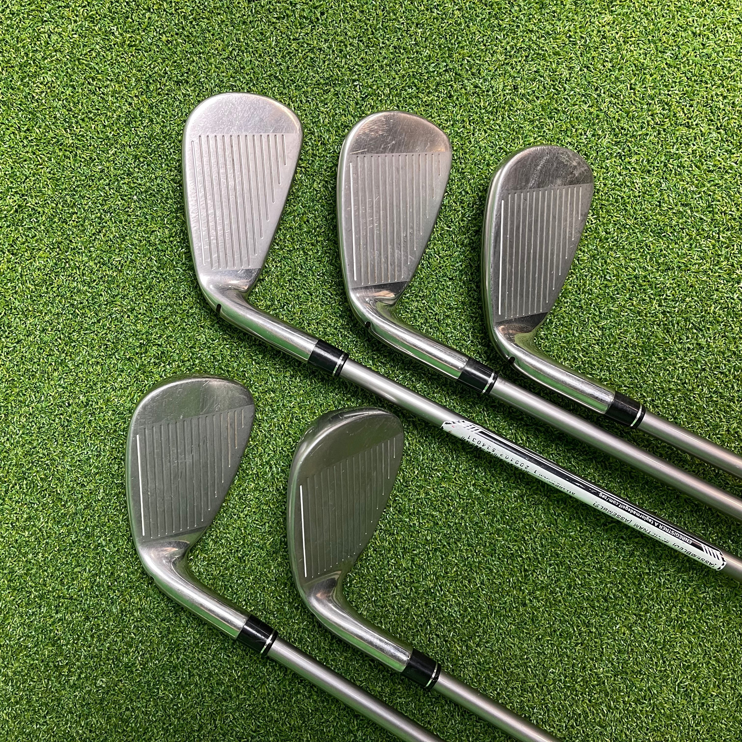 Taylormade Kalea Golf Ladies Irons 7-PW+SW - 40g Soft L Flex - Superstroke Ladies Grip