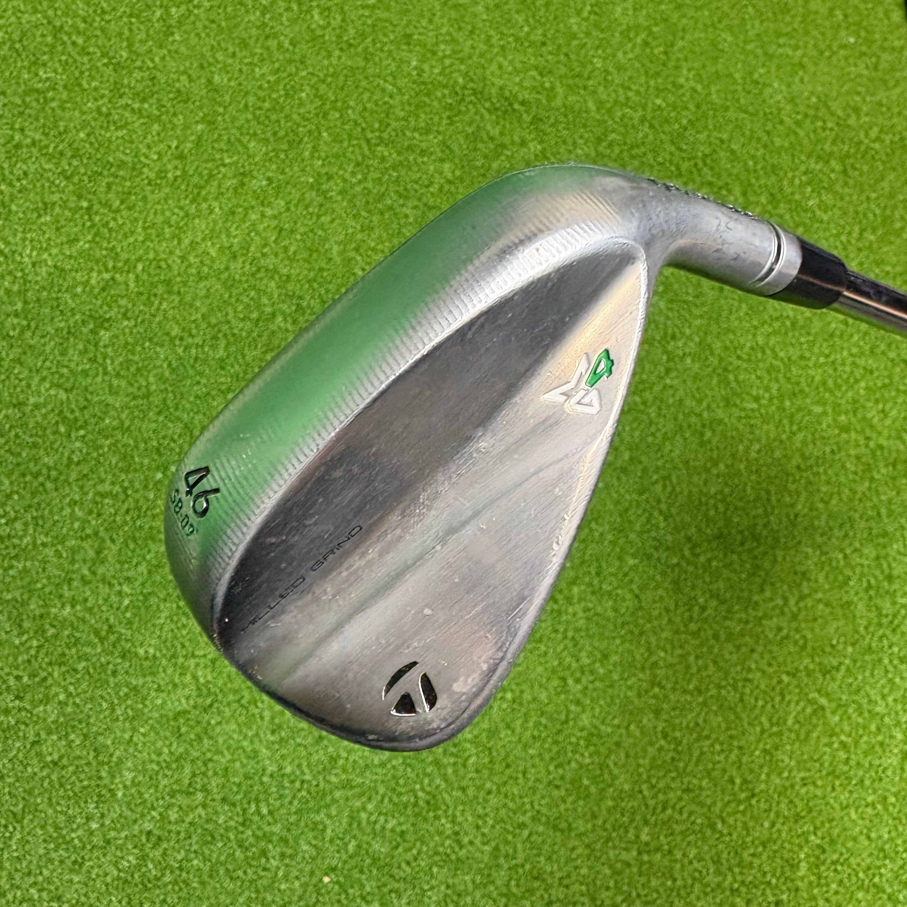 TaylorMade Milled Grind 4 46°/09 SB - Dynamic Gold Tour Issue 115g Wedge Flex - RAW FACE - Lamkin Crossline