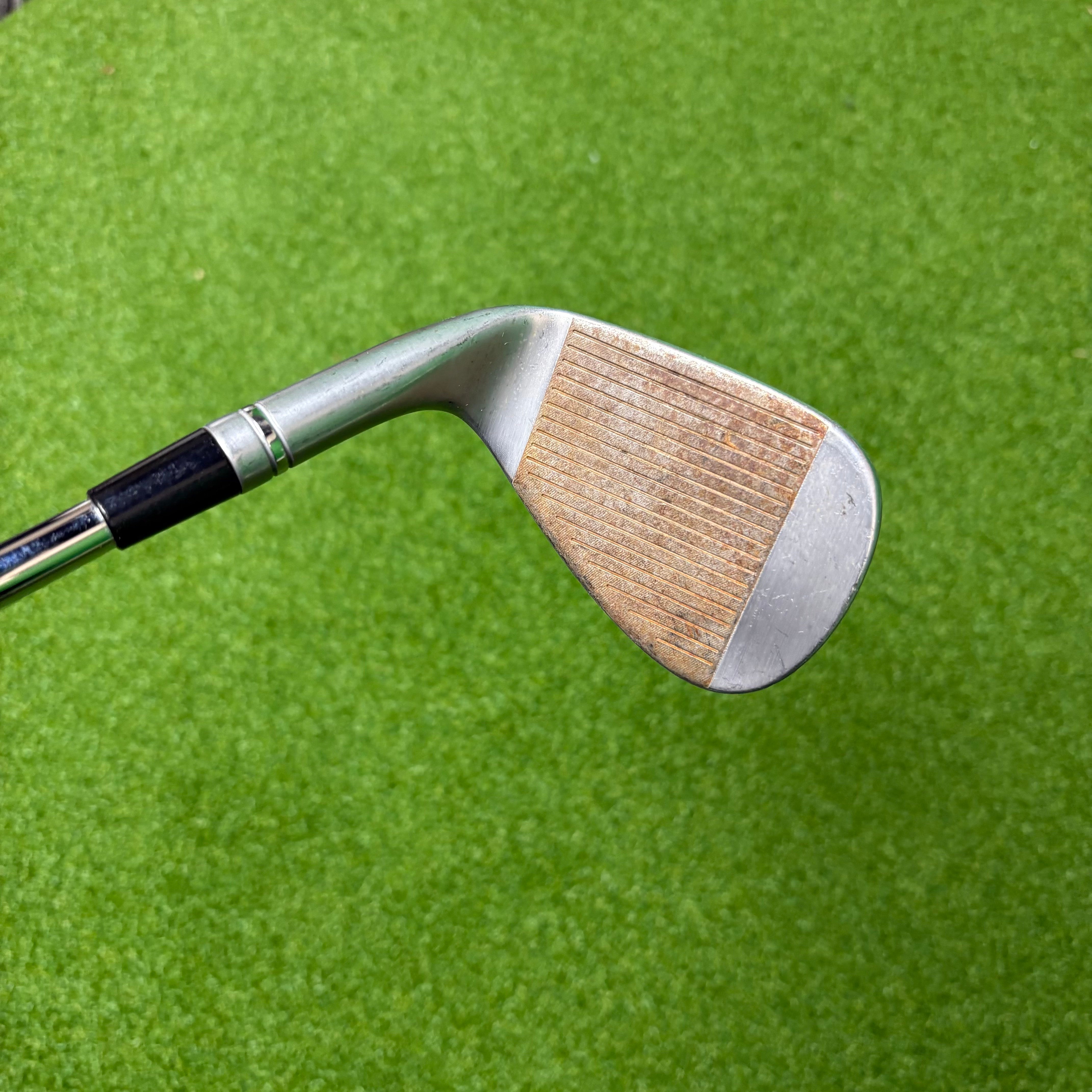 TaylorMade Milled Grind 4 50°/09 SB - Dynamic Gold Tour Issue 115g Wedge Flex - RAW FACE - Lamkin Crossline