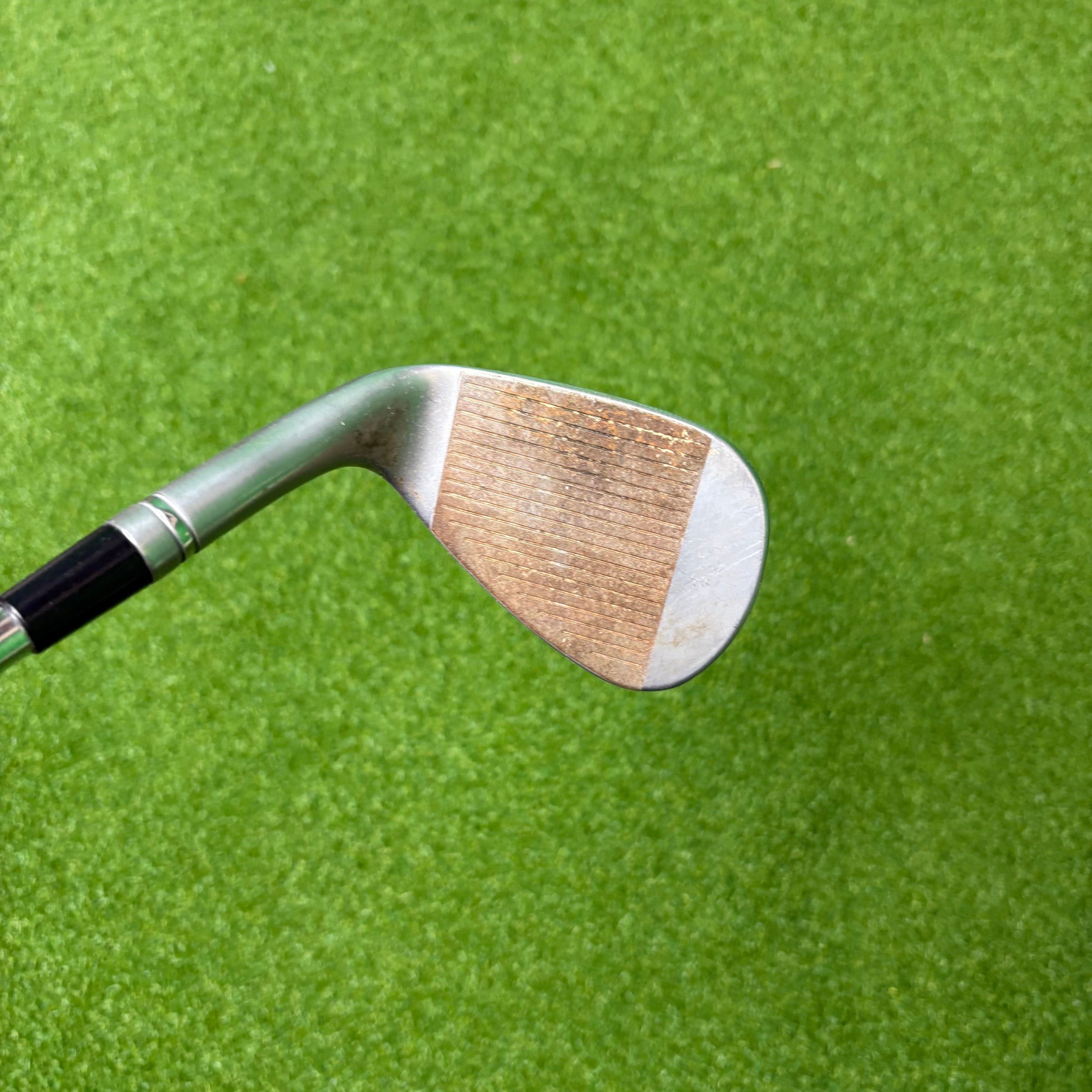 TaylorMade Milled Grind 4 58°/07 LB - Dynamic Gold Tour Issue 115g Wedge Flex - RAW FACE - Lamkin Crossline