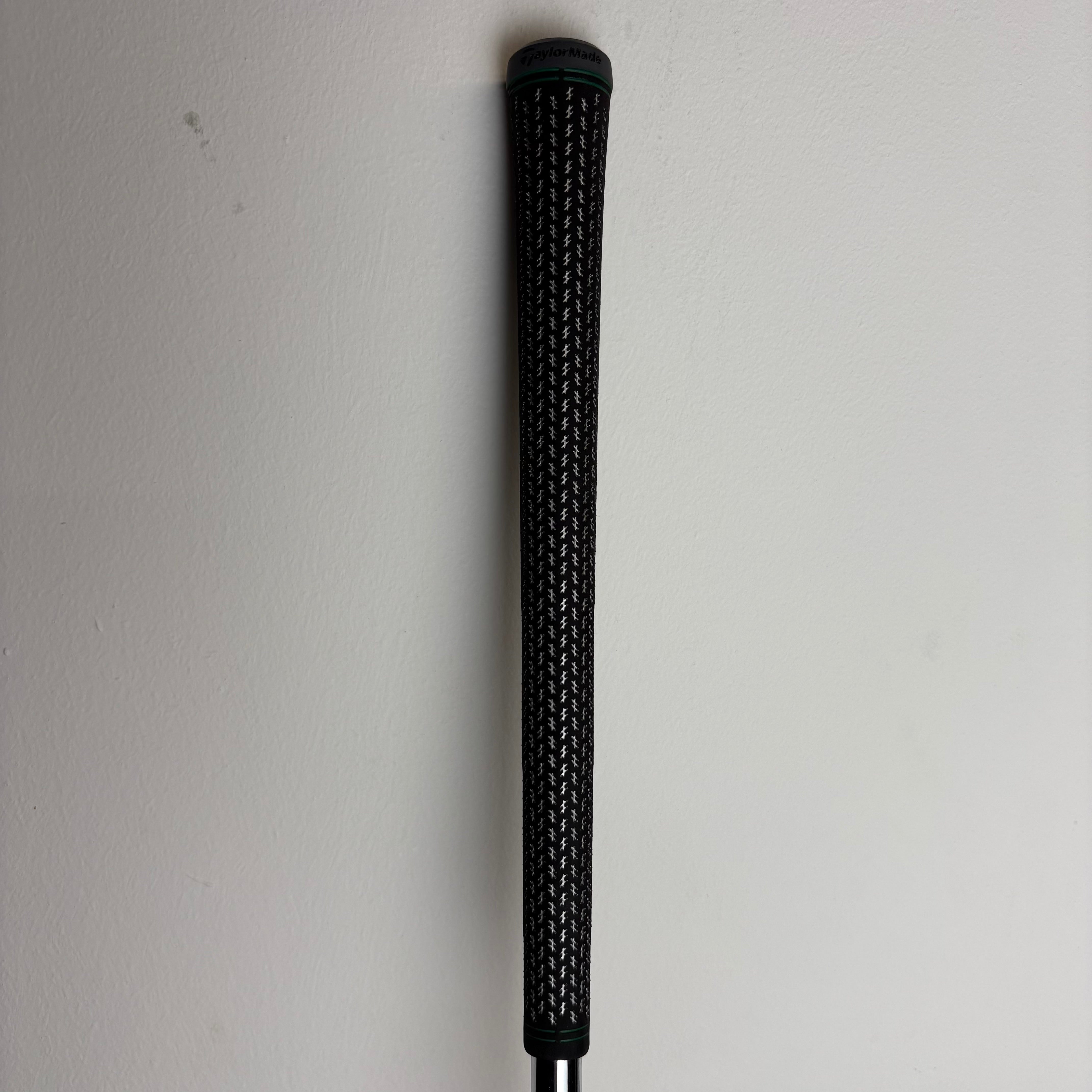 TaylorMade Milled Grind 4 50°/09 SB - Dynamic Gold Tour Issue 115g Wedge Flex - RAW FACE - Lamkin Crossline